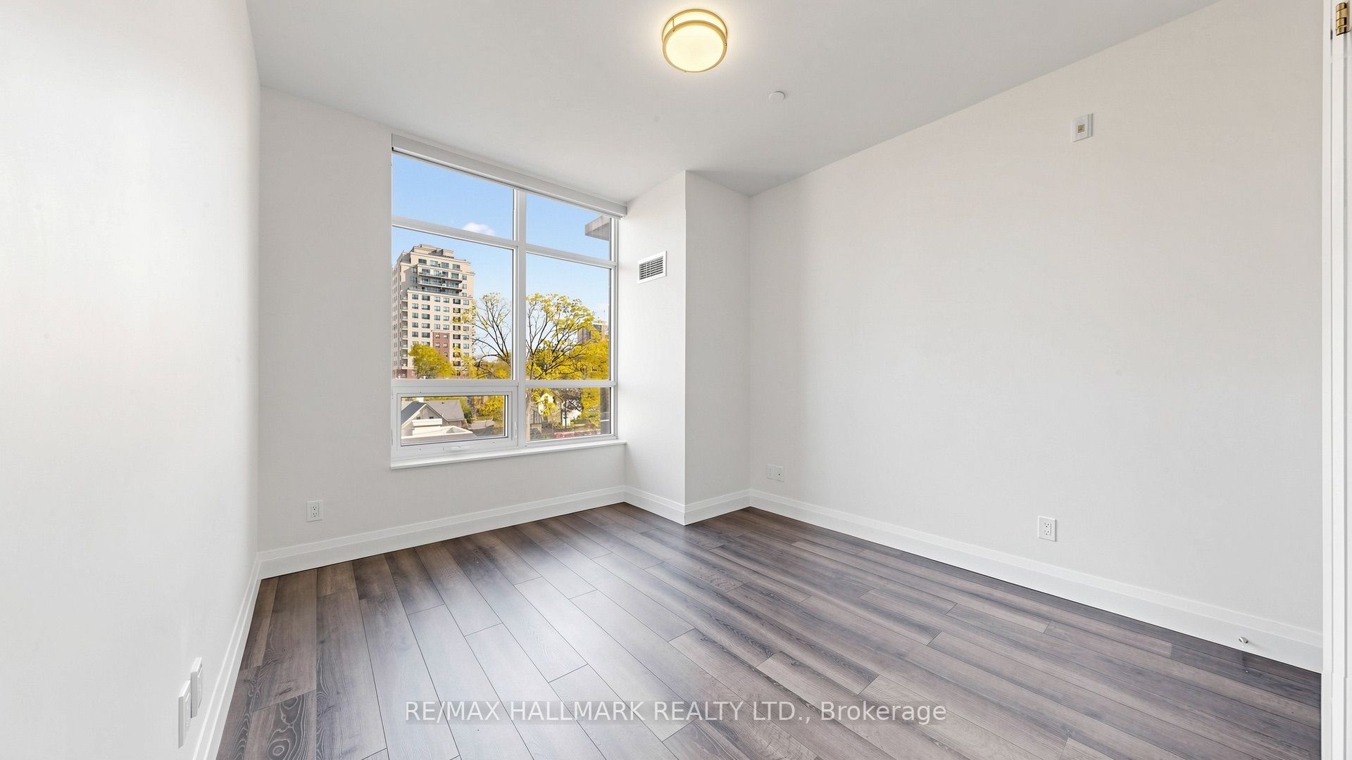 399 Queen Street S 414 Property Photo 28