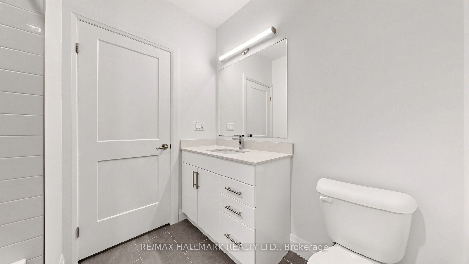 399 Queen Street S 414 Property Photo 29
