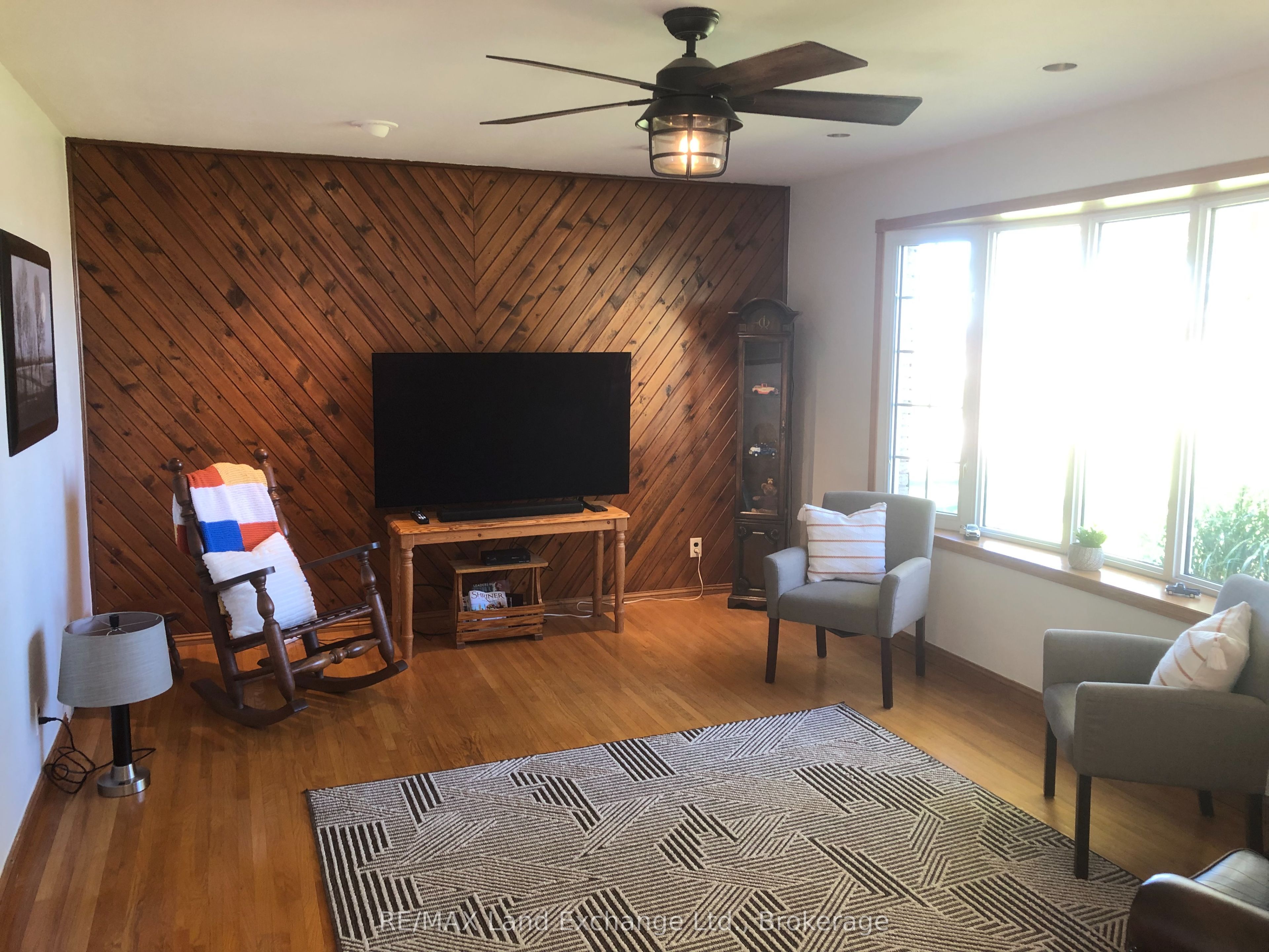 1073 8 Concession Property Photo 8