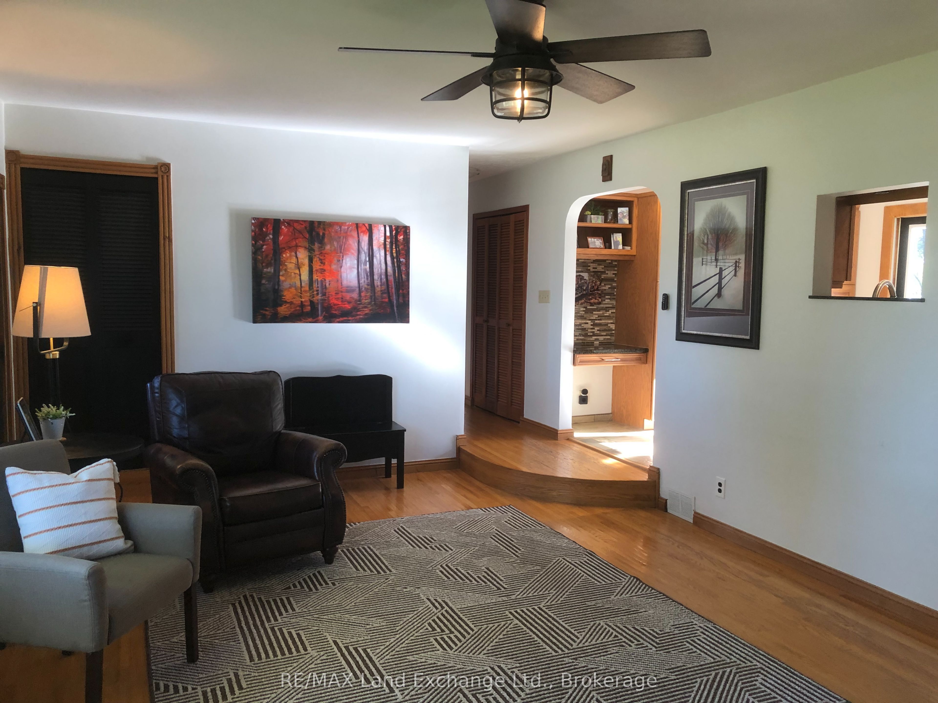 1073 8 Concession Property Photo 9