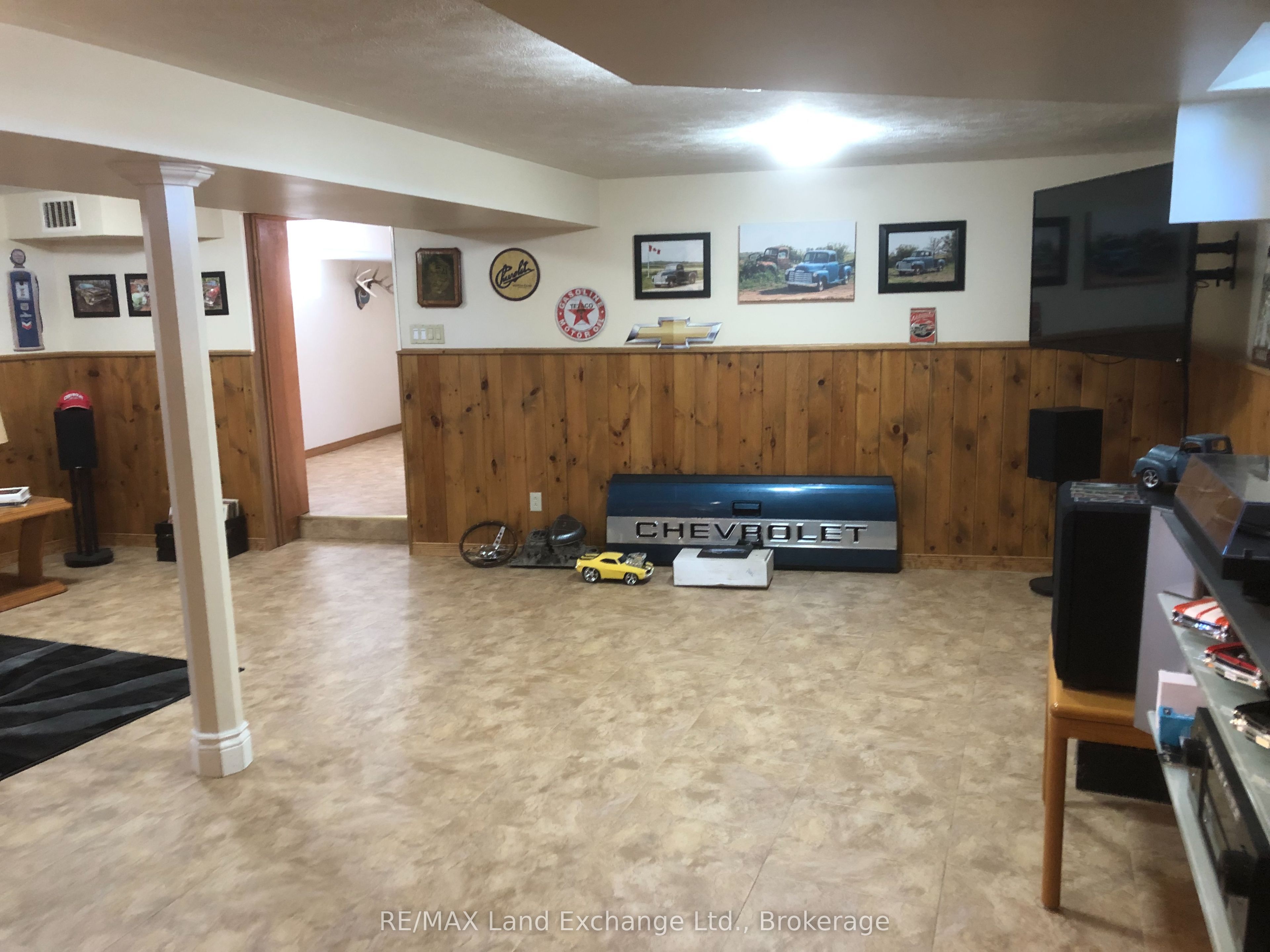 1073 8 Concession Property Photo 21