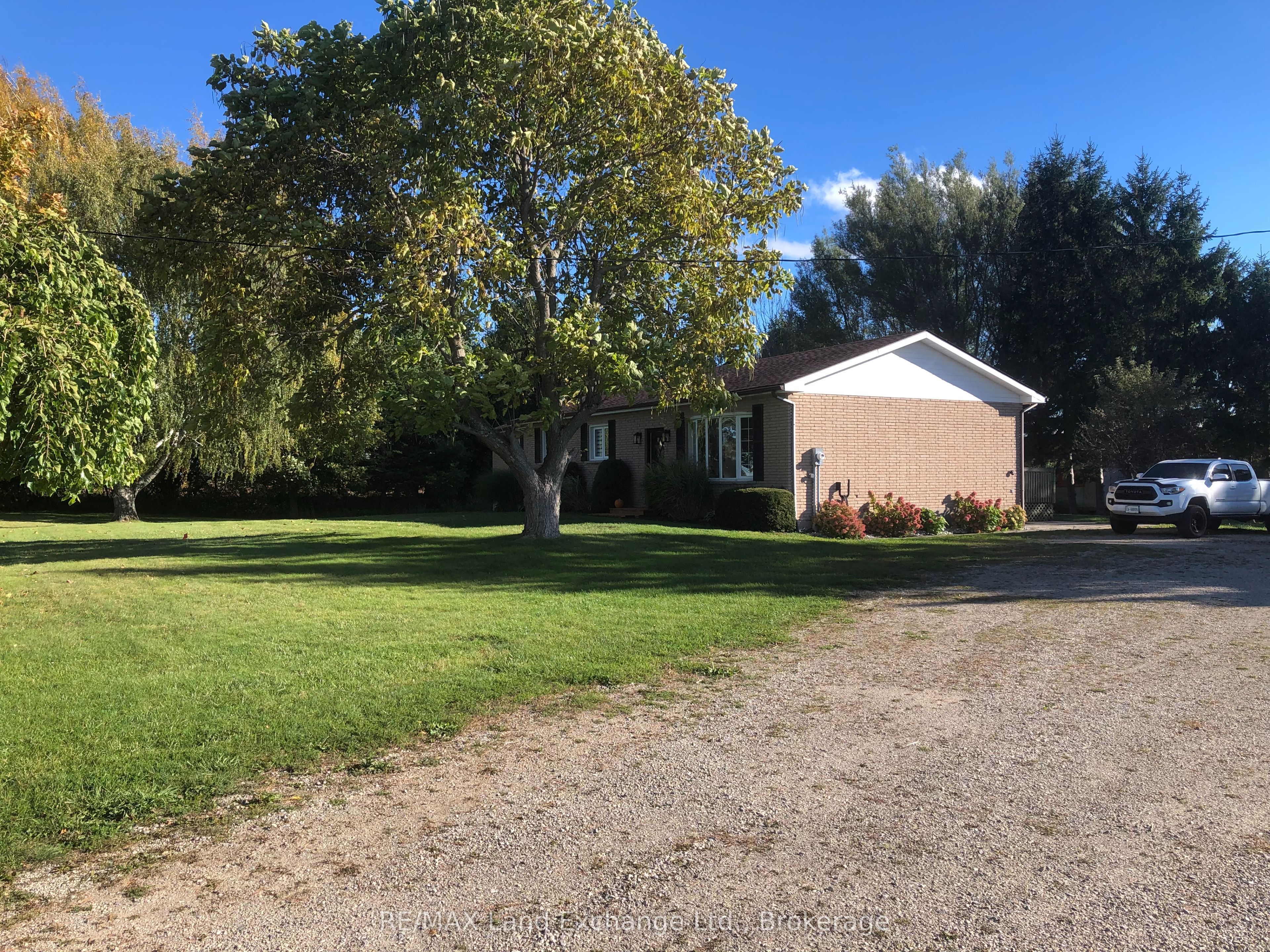 1073 8 Concession Property Photo 38