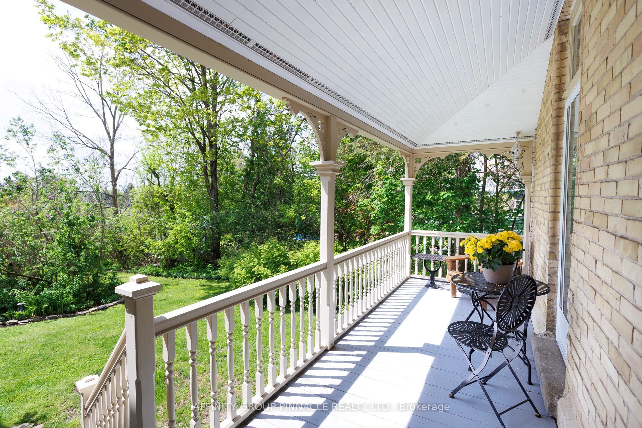 145 King Street Property Photo 5