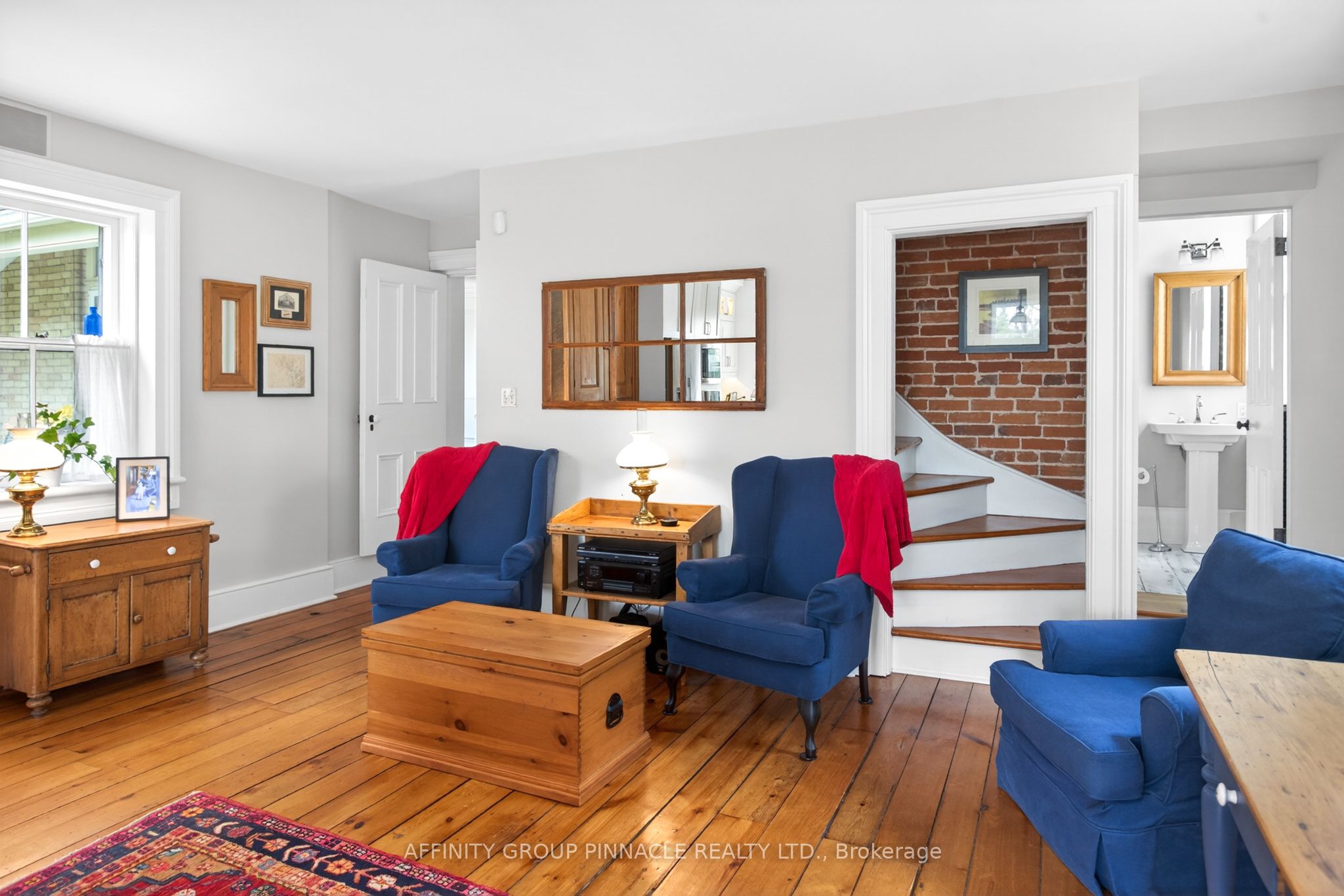 145 King Street Property Photo 24
