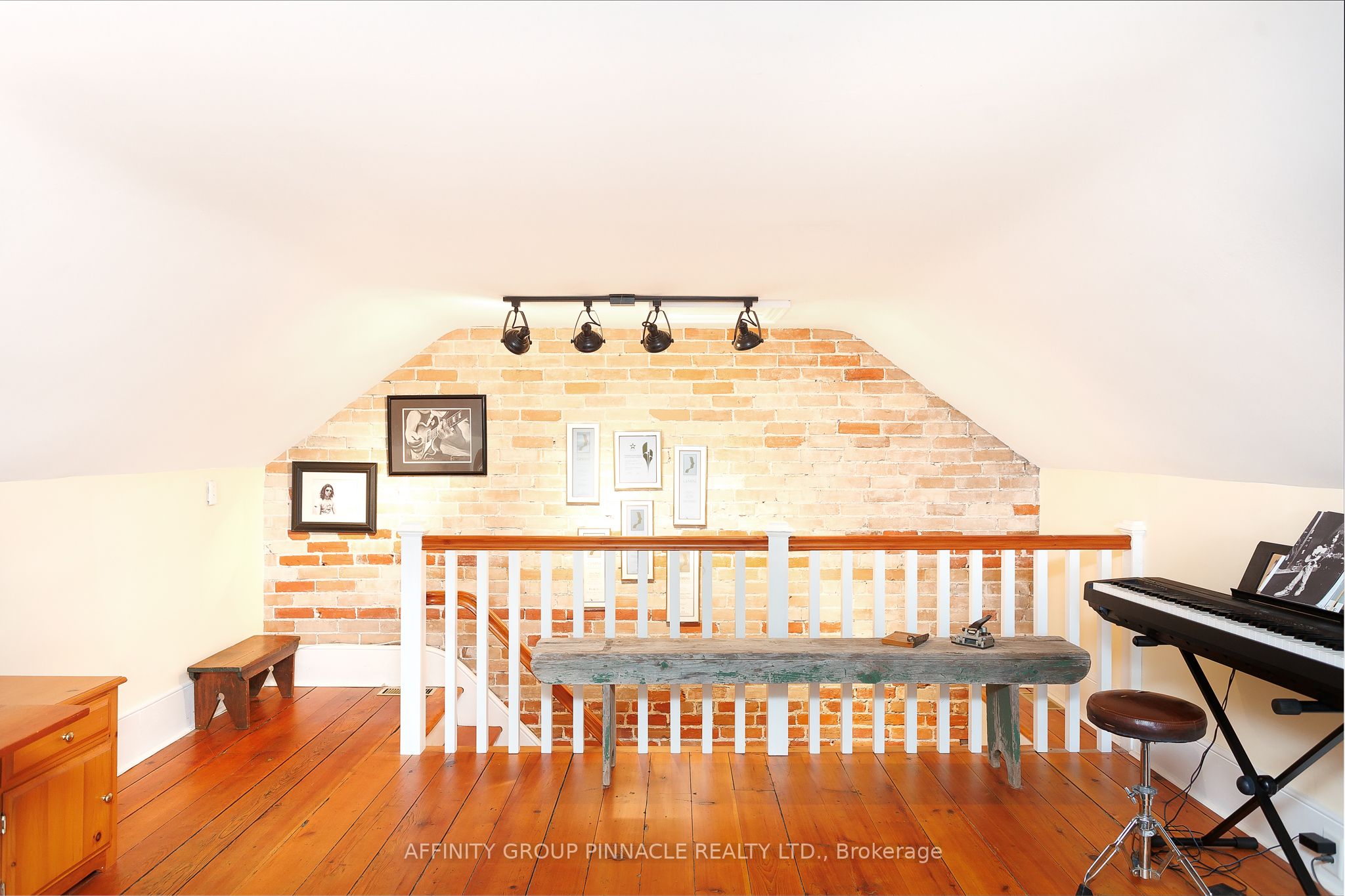 145 King Street Property Photo 30