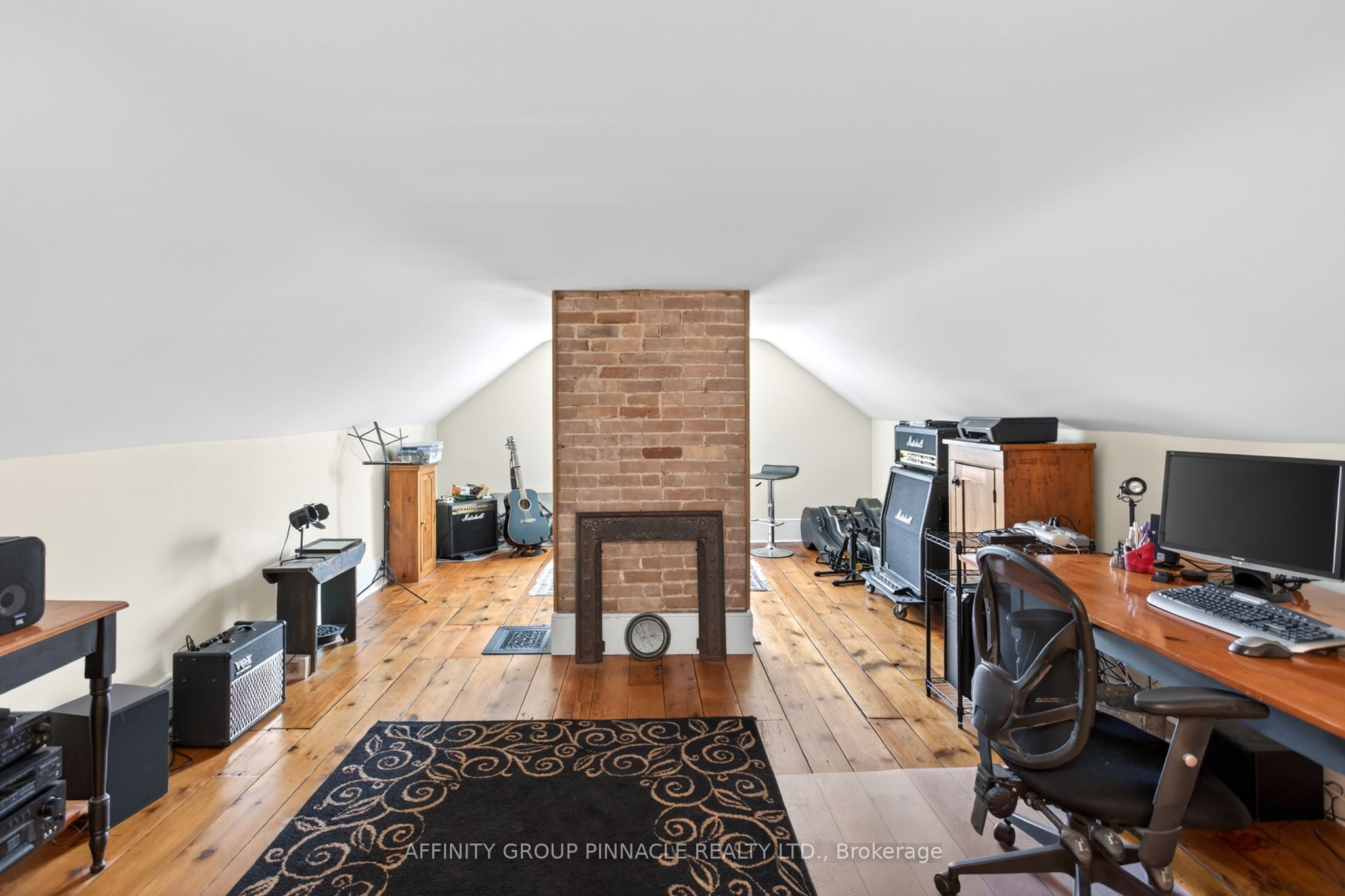 145 King Street Property Photo 31