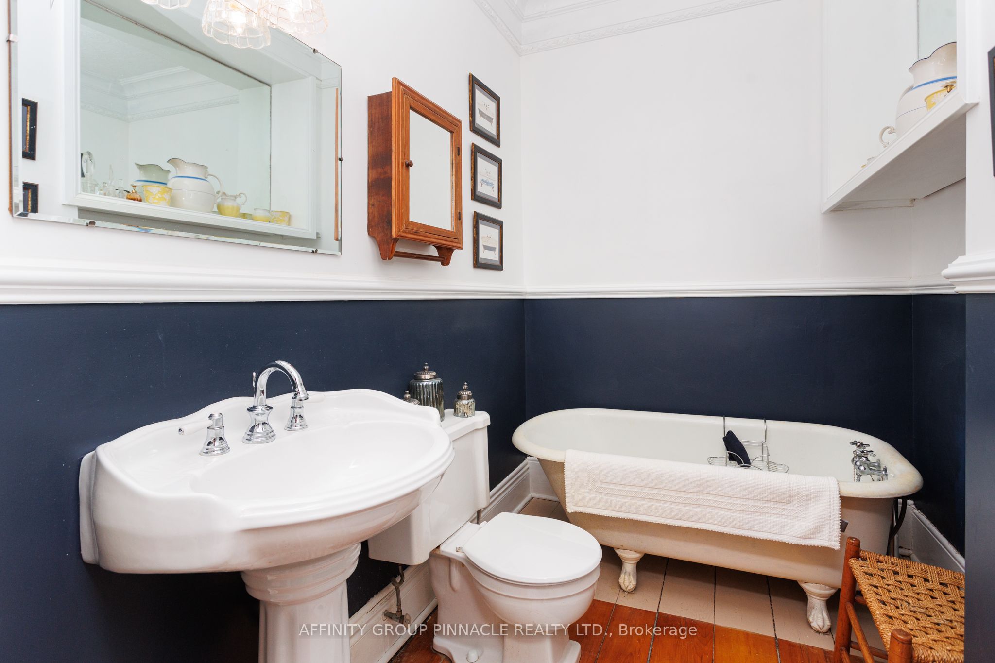145 King Street Property Photo 40