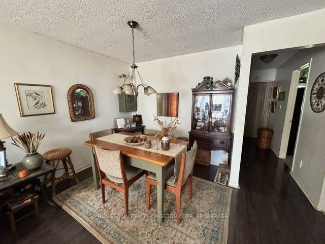 970 Killarney Crescent Property Photo 5