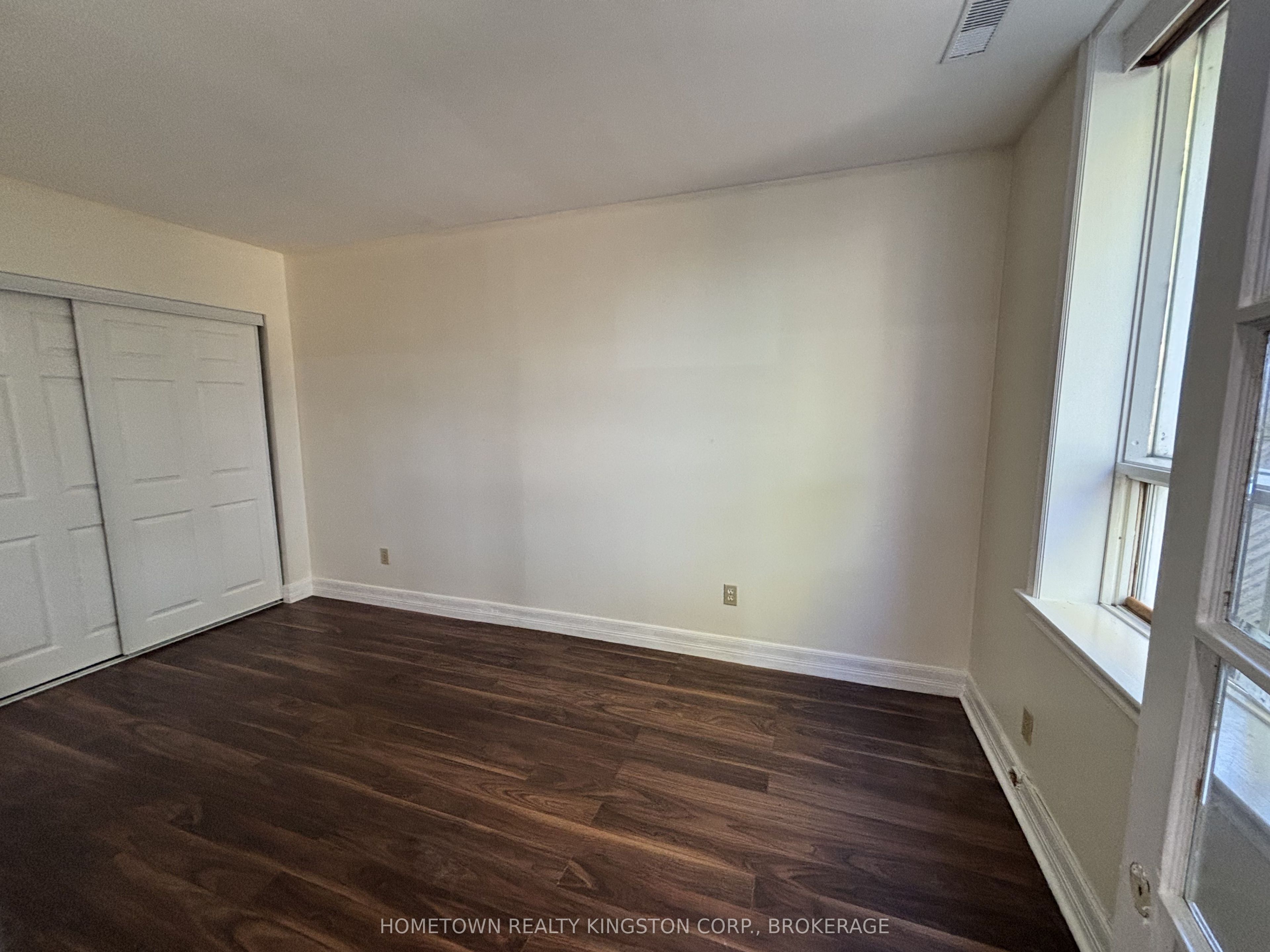 970 Killarney Crescent Property Photo 15
