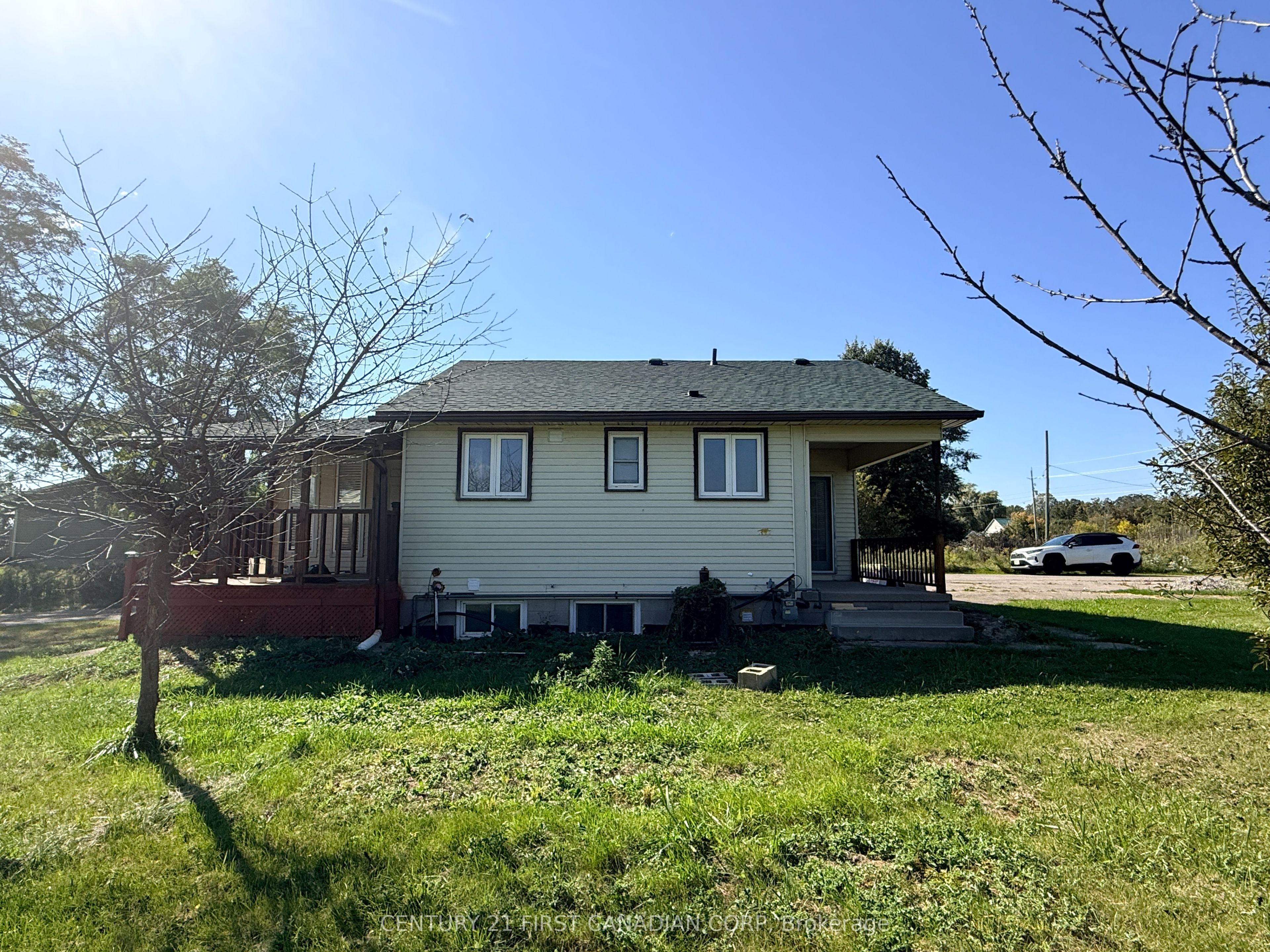1577 Colborne Street E Property Photo 4