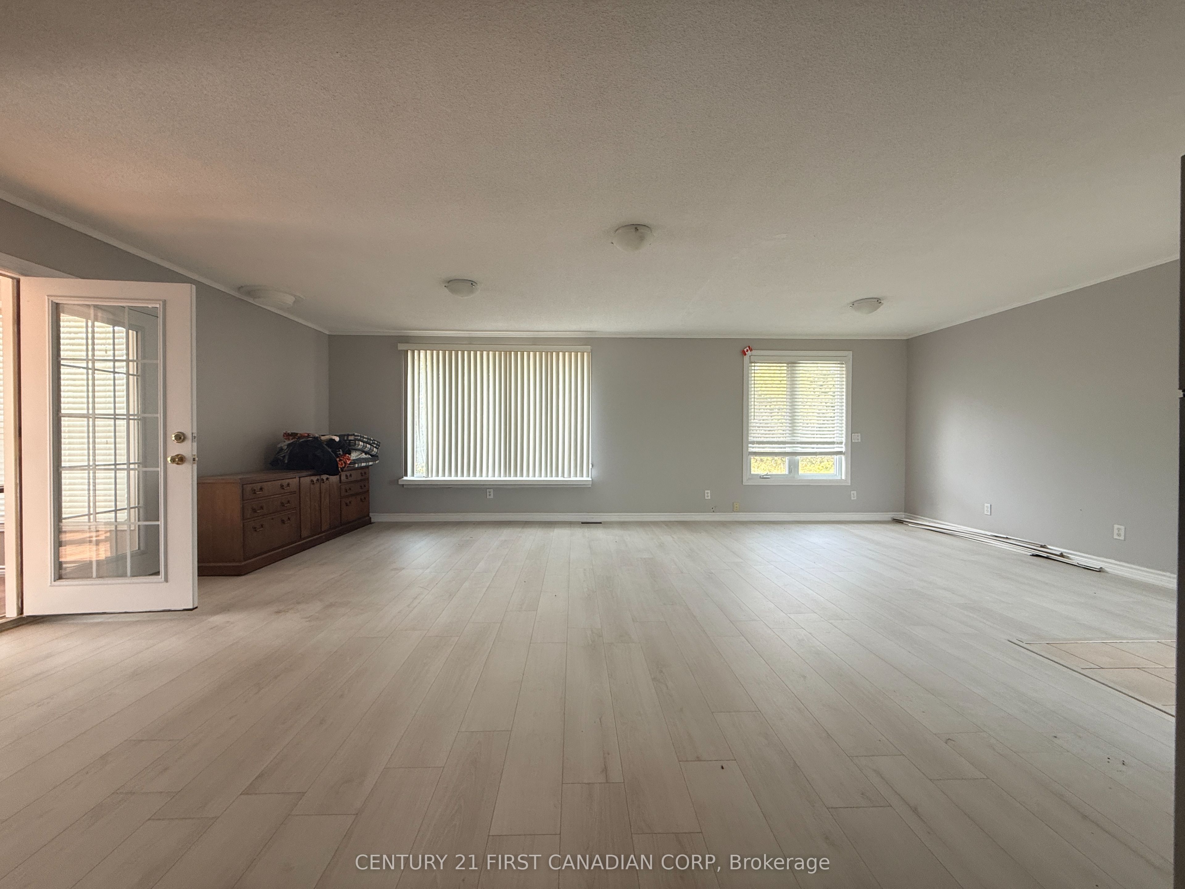 1577 Colborne Street E Property Photo 6
