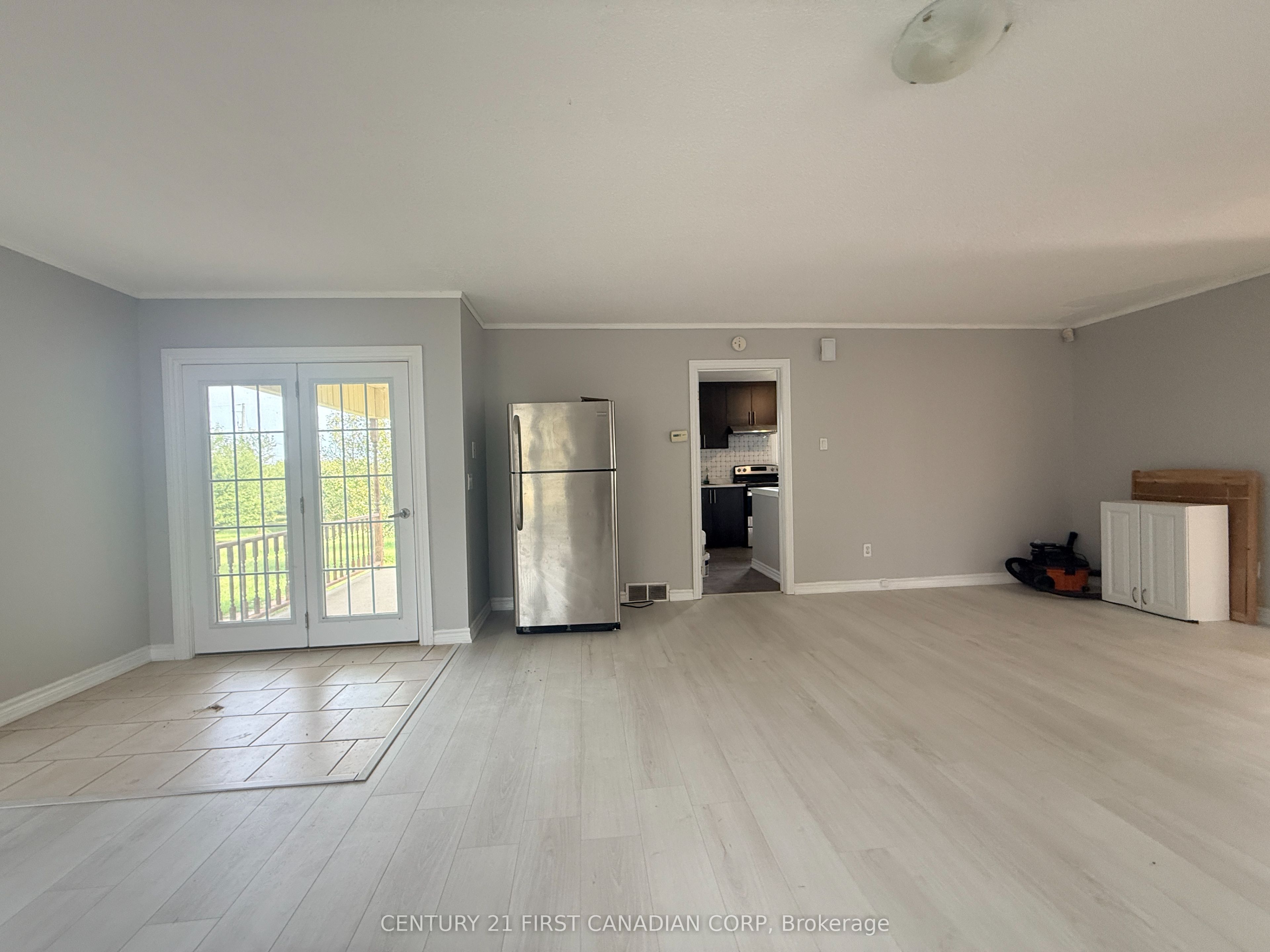 1577 Colborne Street E Property Photo 7