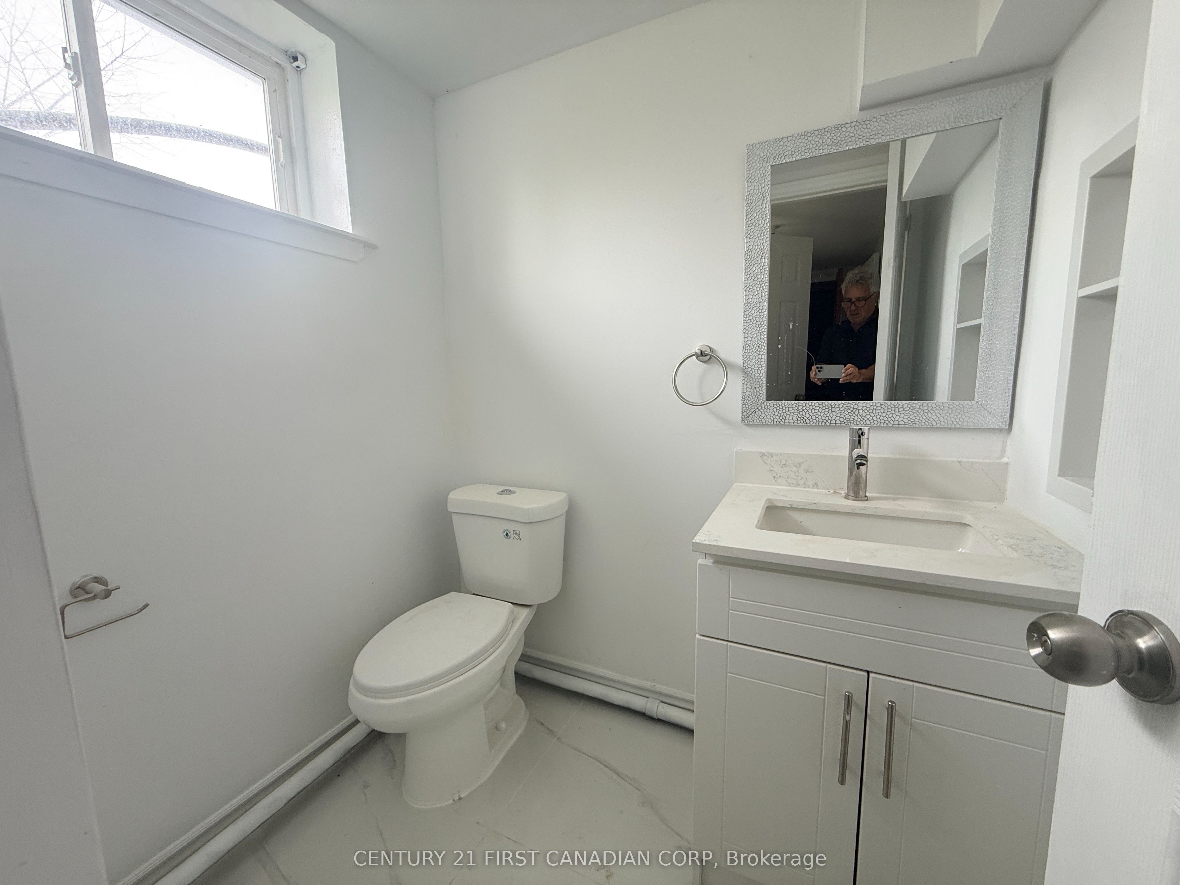 1577 Colborne Street E Property Photo 10