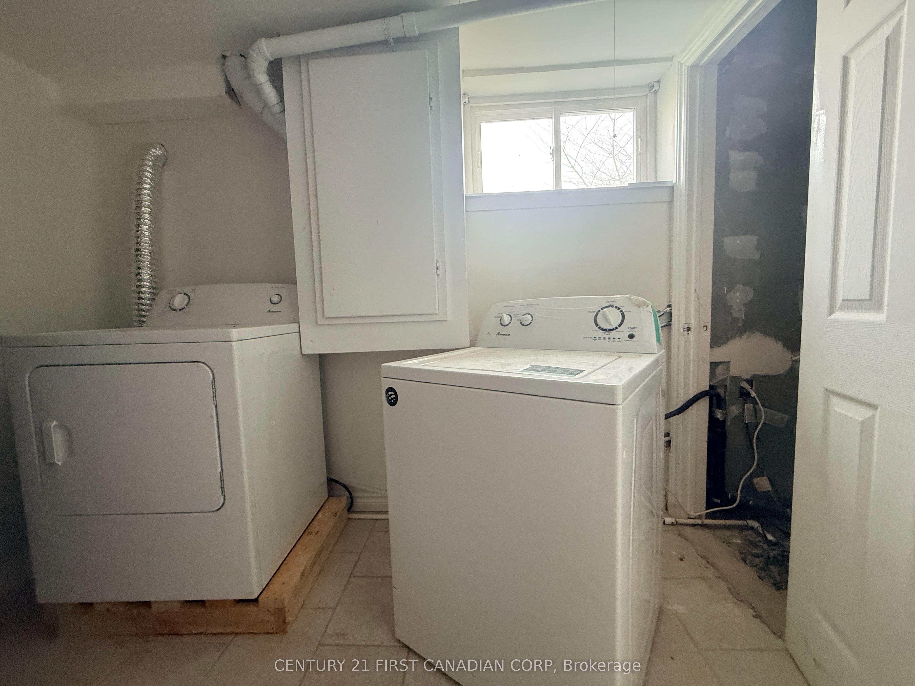 1577 Colborne Street E Property Photo 11