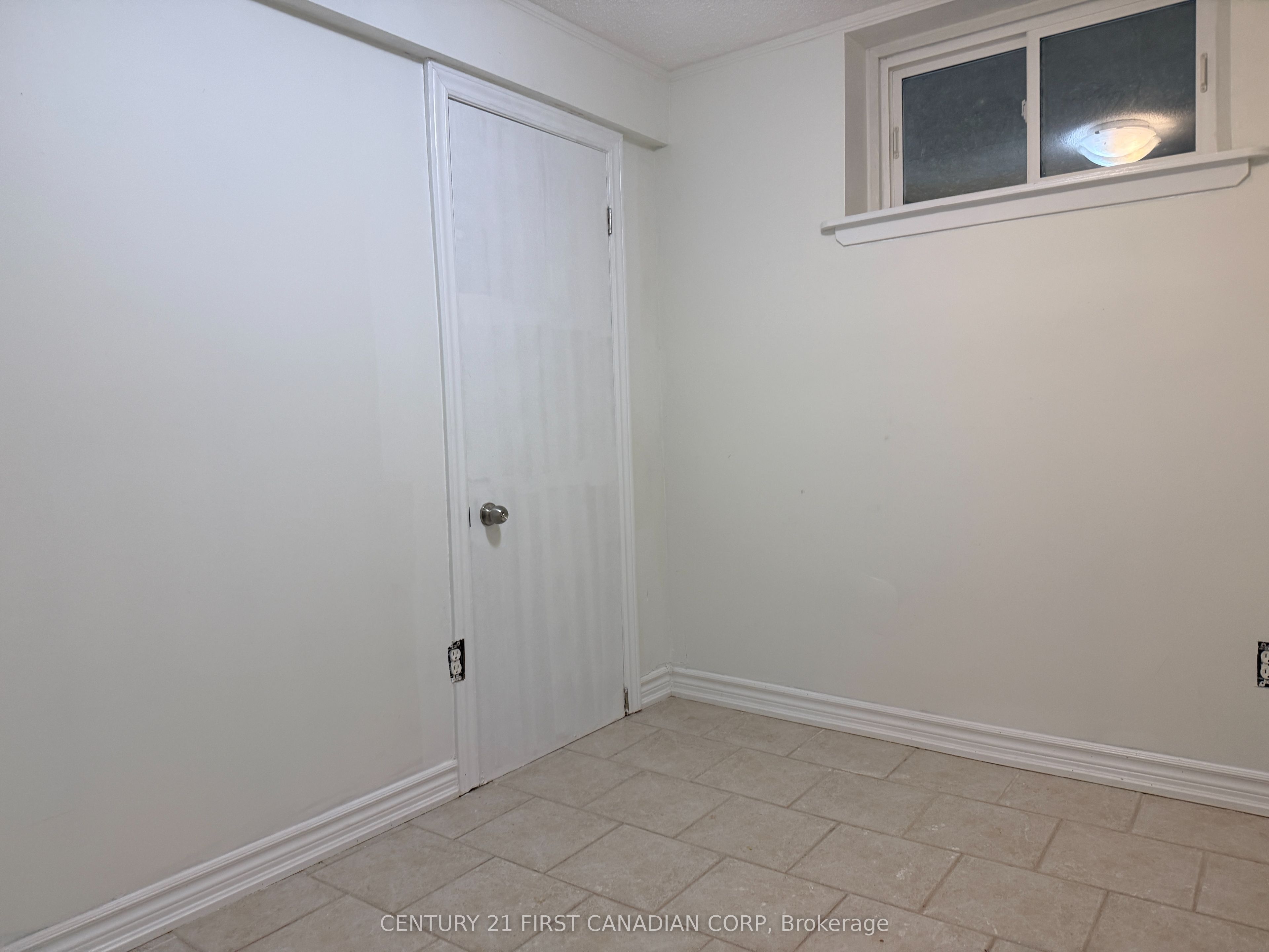 1577 Colborne Street E Property Photo 12