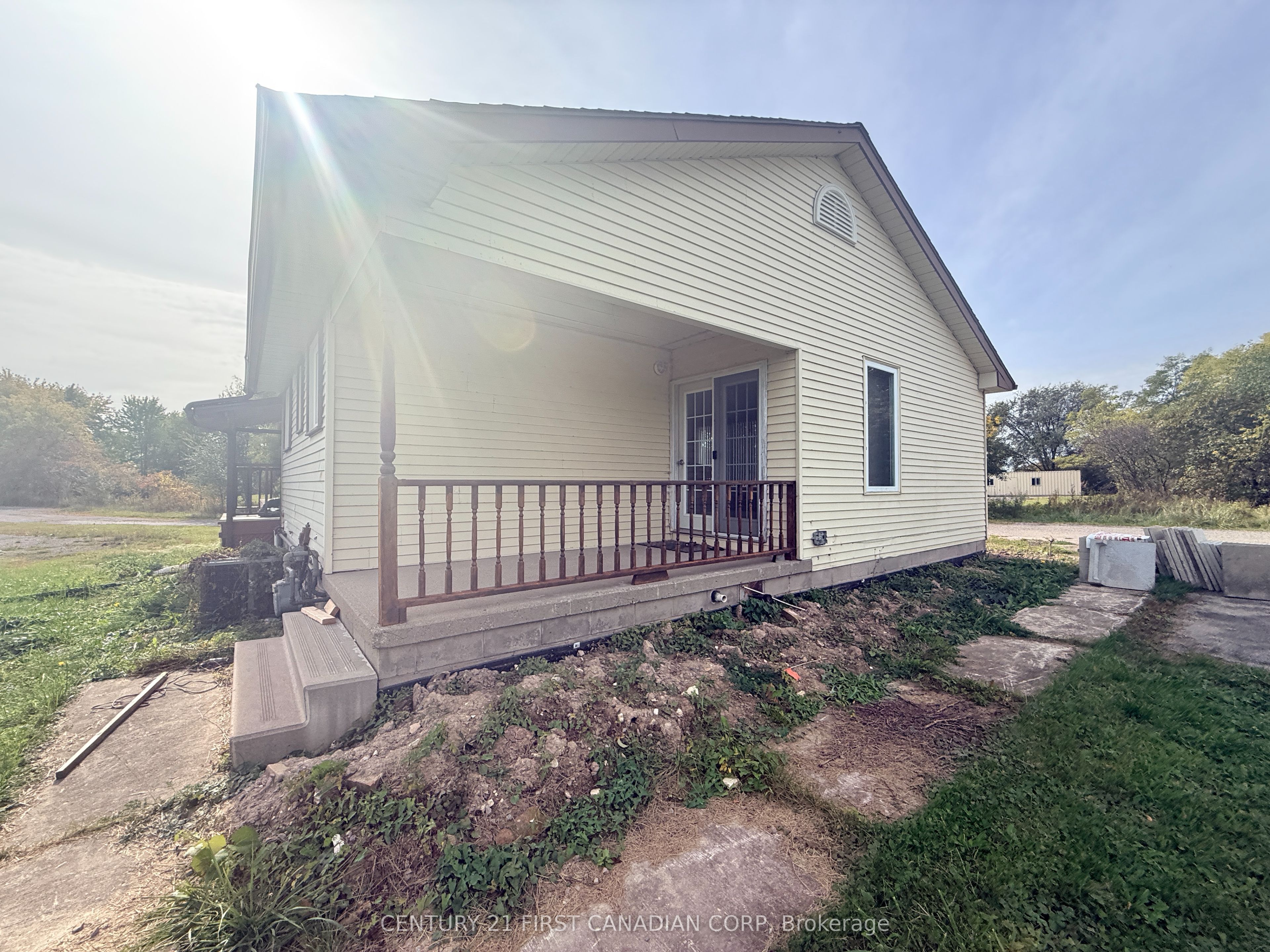1577 Colborne Street E Property Photo 20