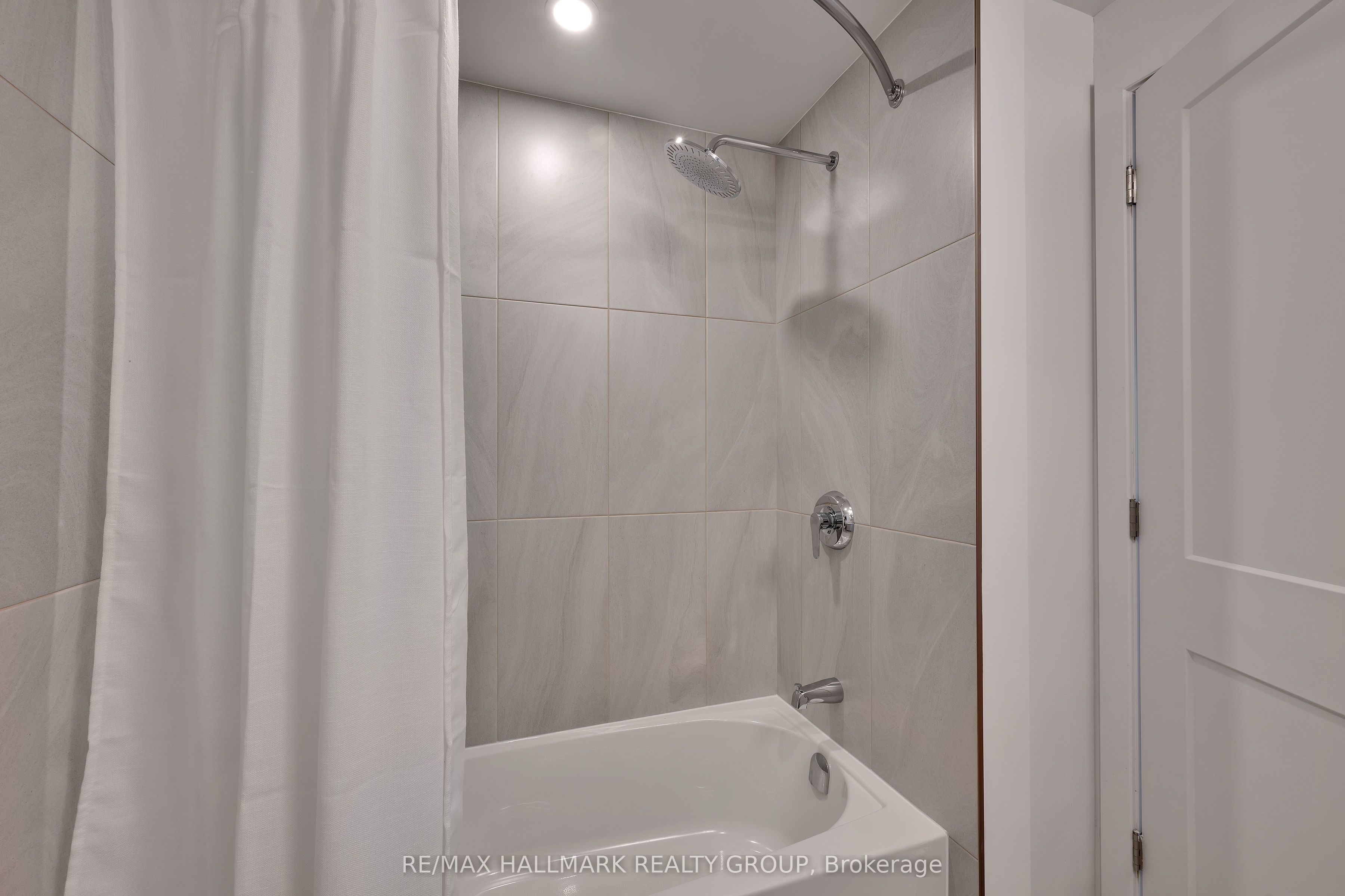 180 George Street 1407 Property Photo 6
