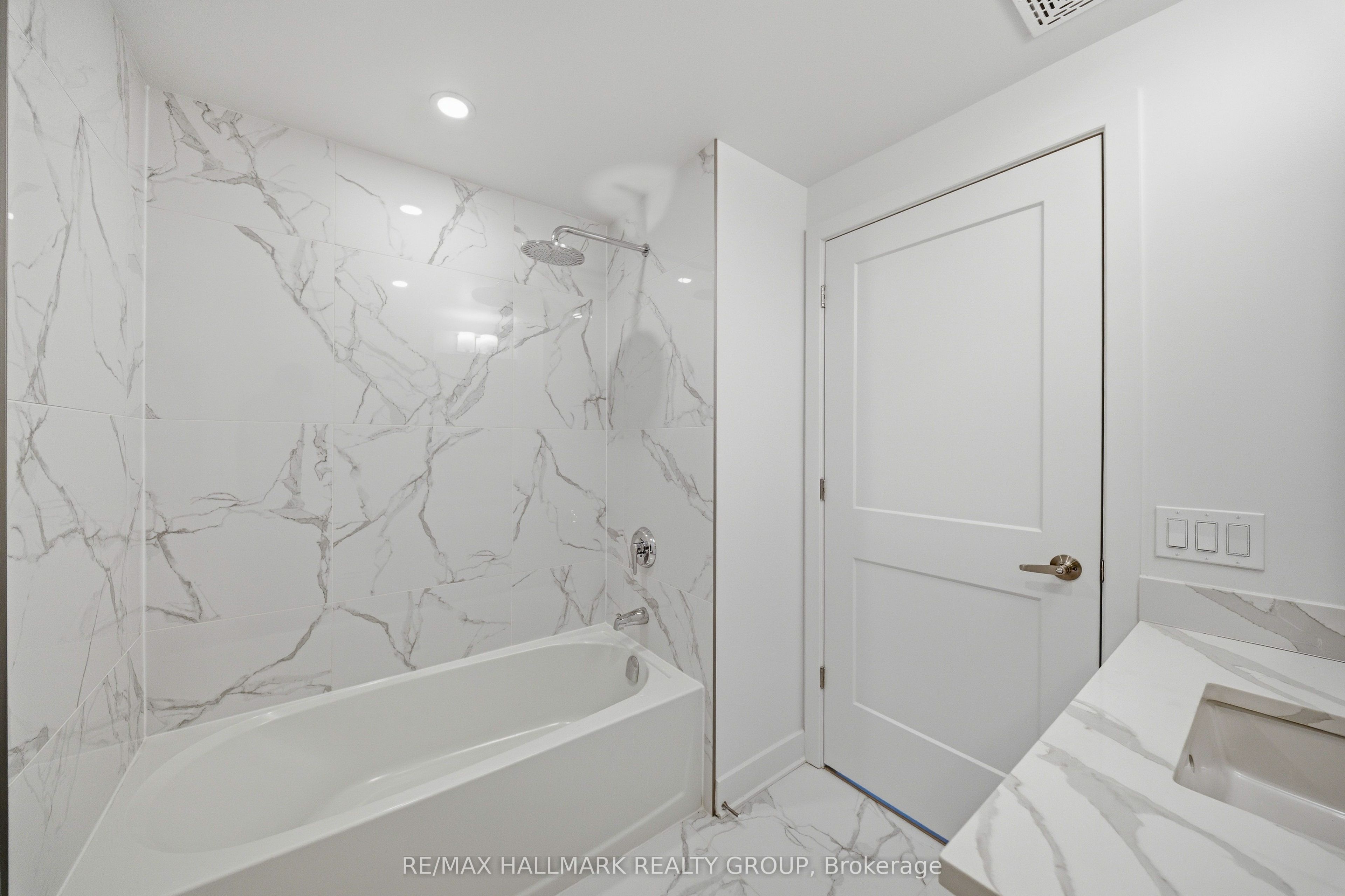 180 George Street 1407 Property Photo 31