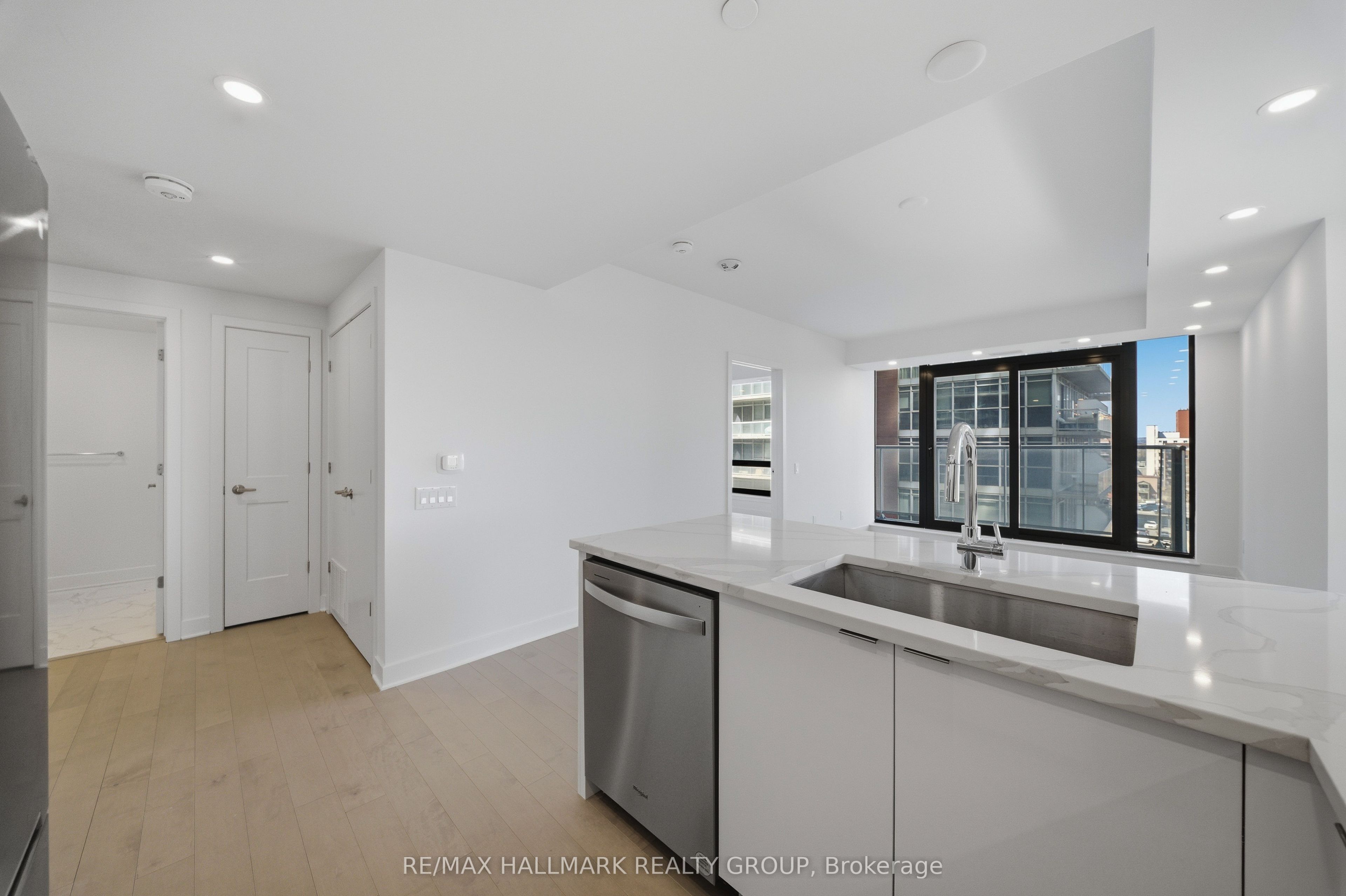 180 George Street 1407 Property Photo 36