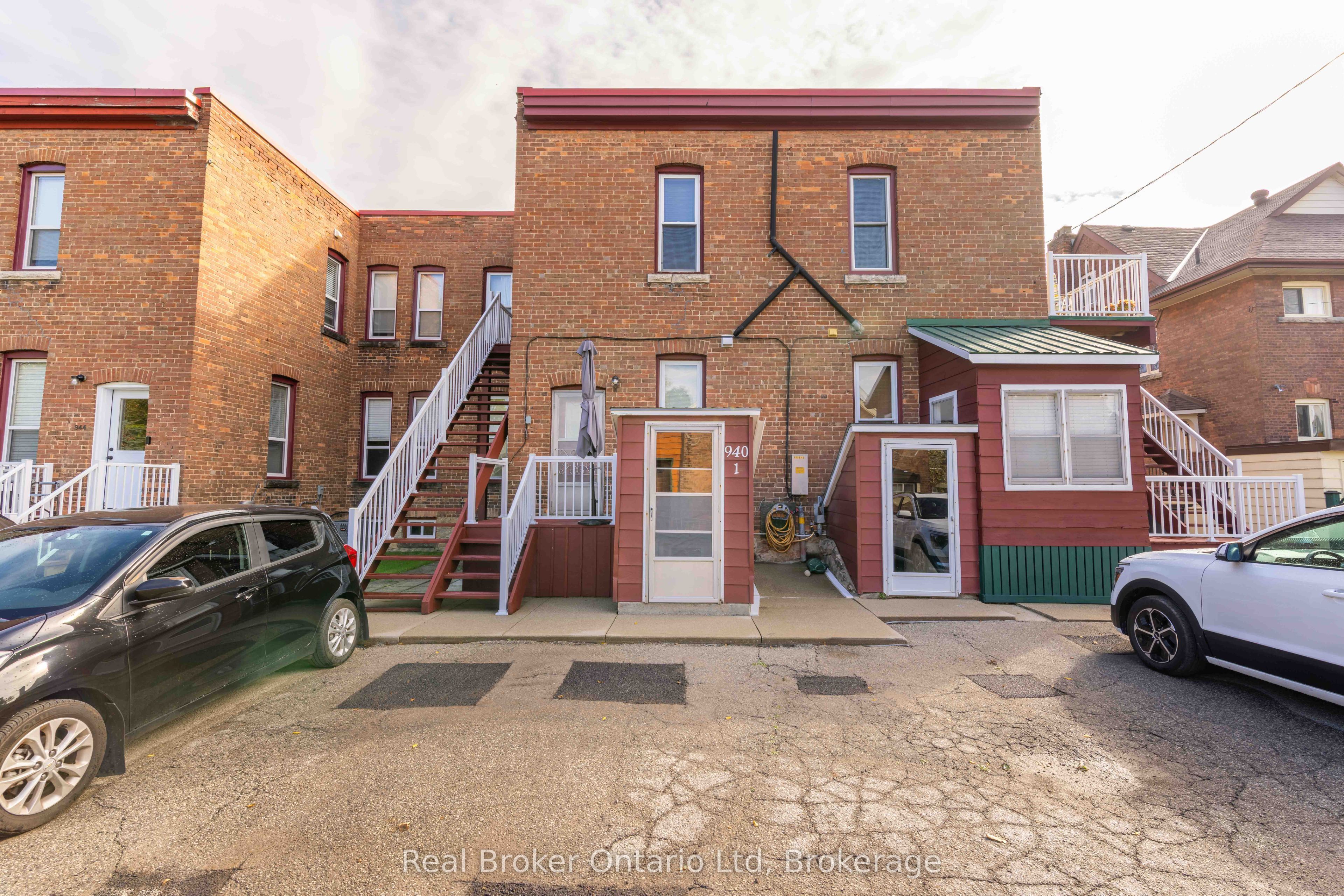 940 5th Avenue E Property Photo 1