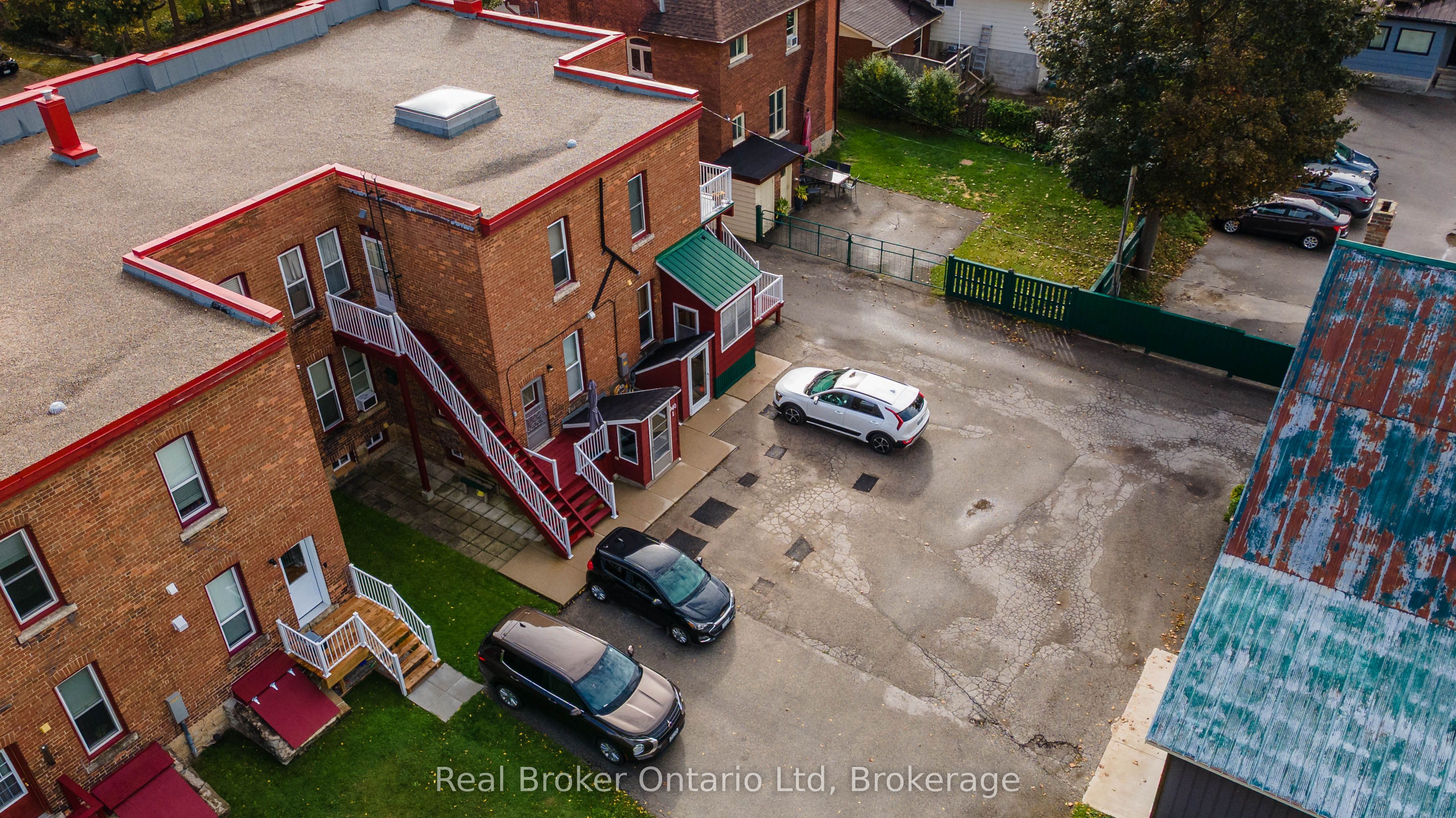940 5th Avenue E Property Photo 3