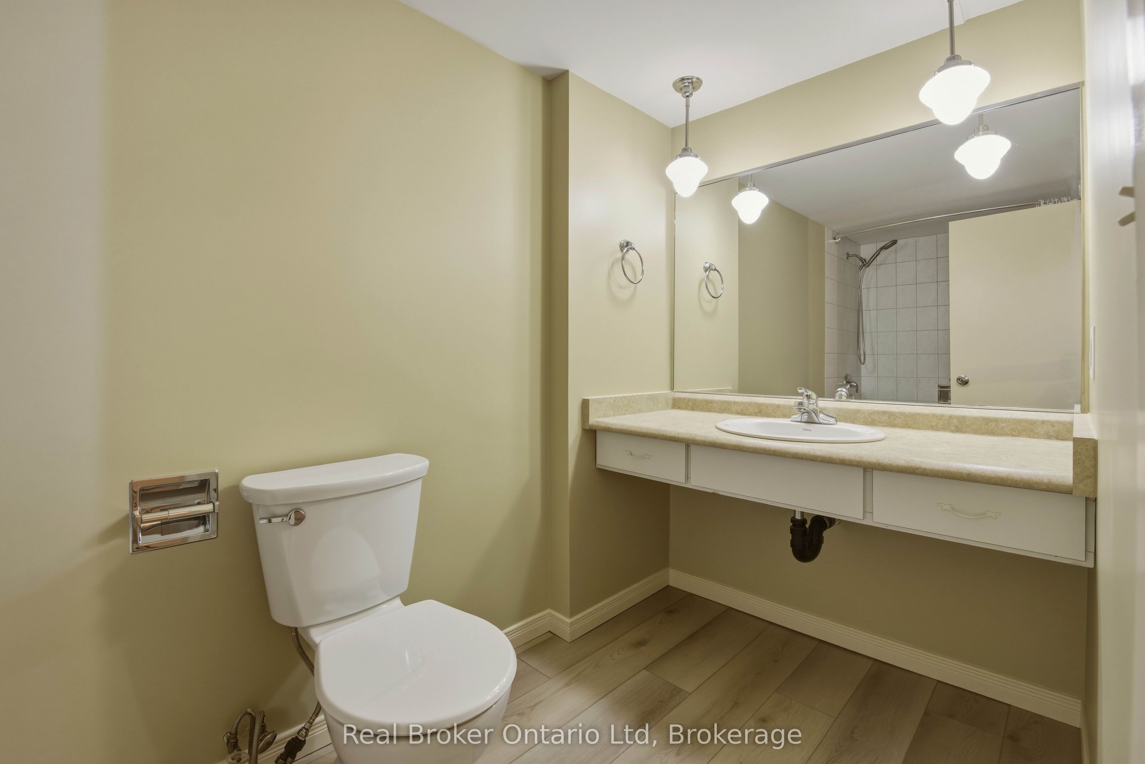 940 5th Avenue E Property Photo 13