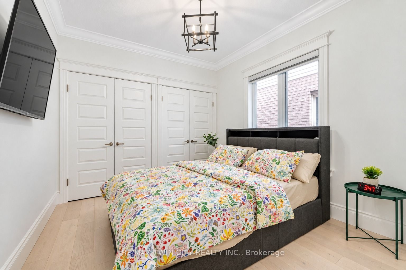 444 Thomas Slee Drive Property Photo 15