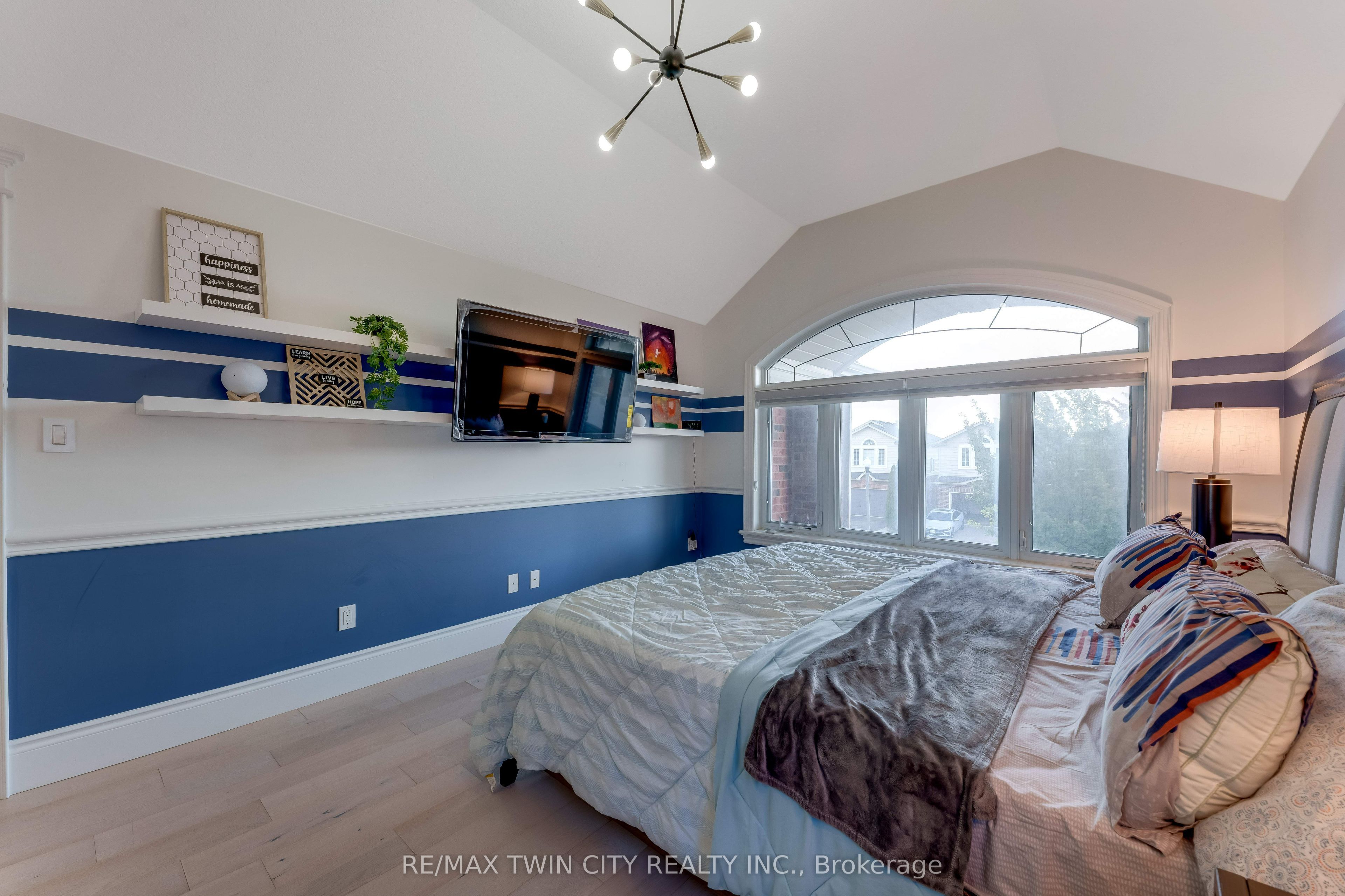 444 Thomas Slee Drive Property Photo 26