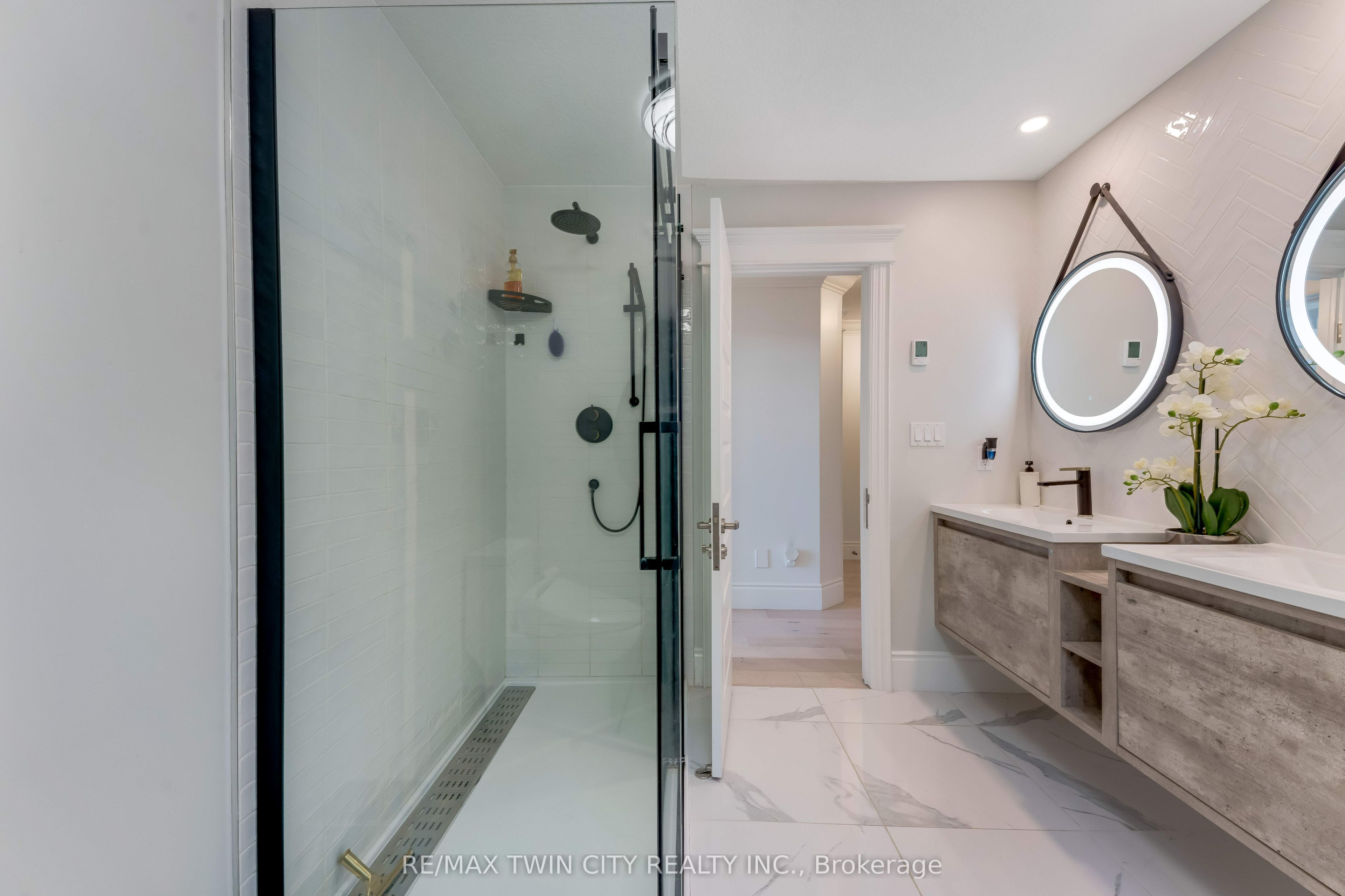 444 Thomas Slee Drive Property Photo 30