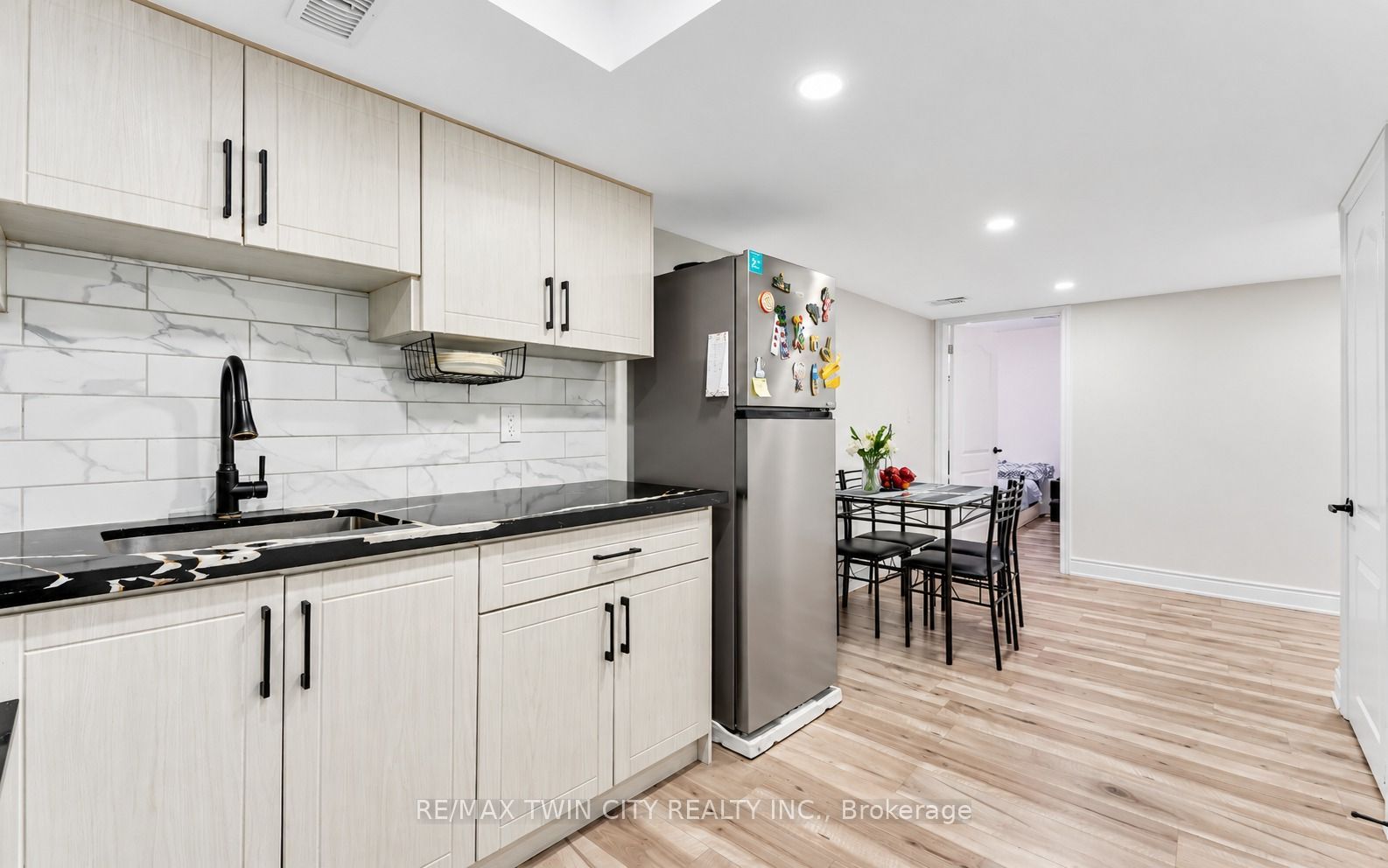 444 Thomas Slee Drive Property Photo 34