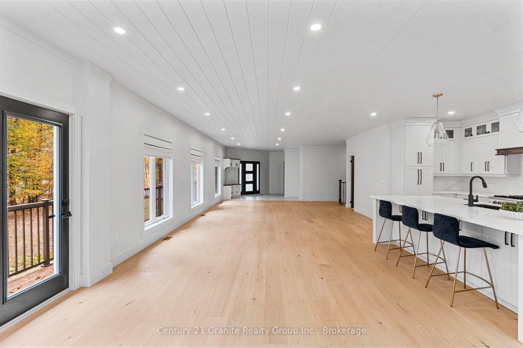 150 College Drive Property Photo 10
