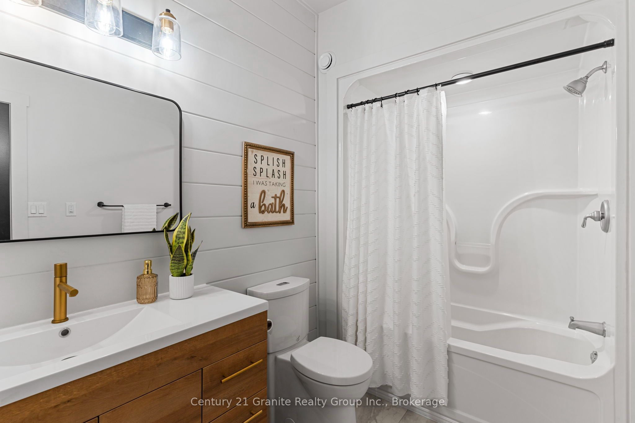 150 College Drive Property Photo 26
