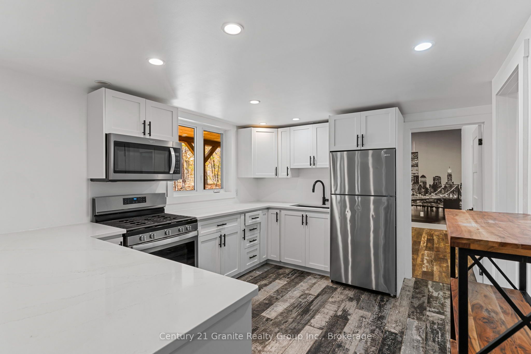150 College Drive Property Photo 32