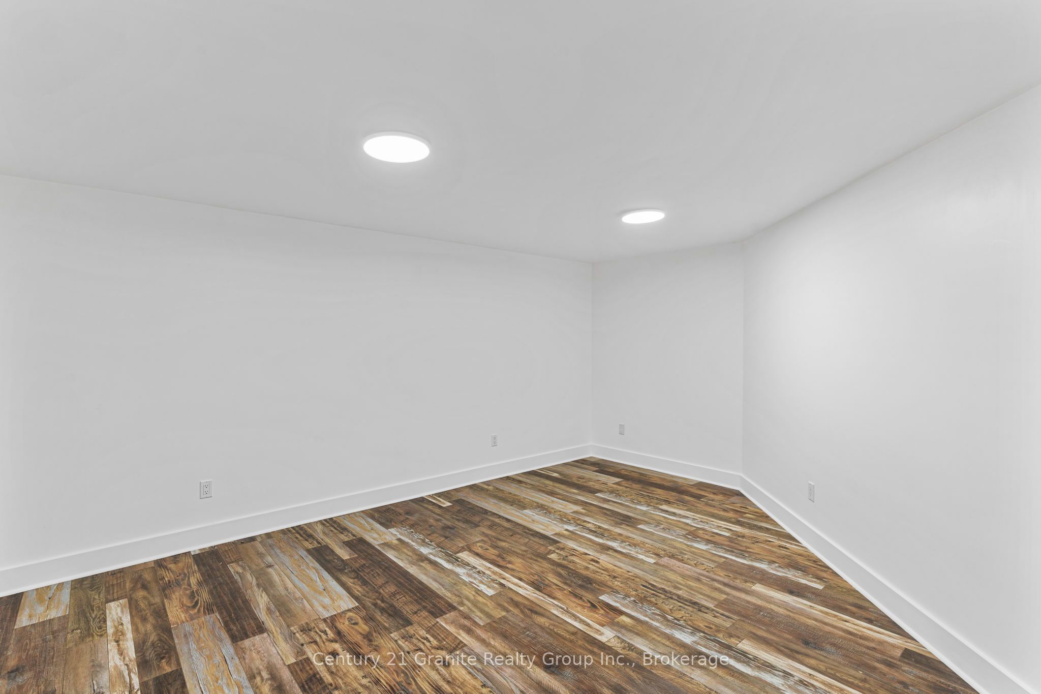 150 College Drive Property Photo 34