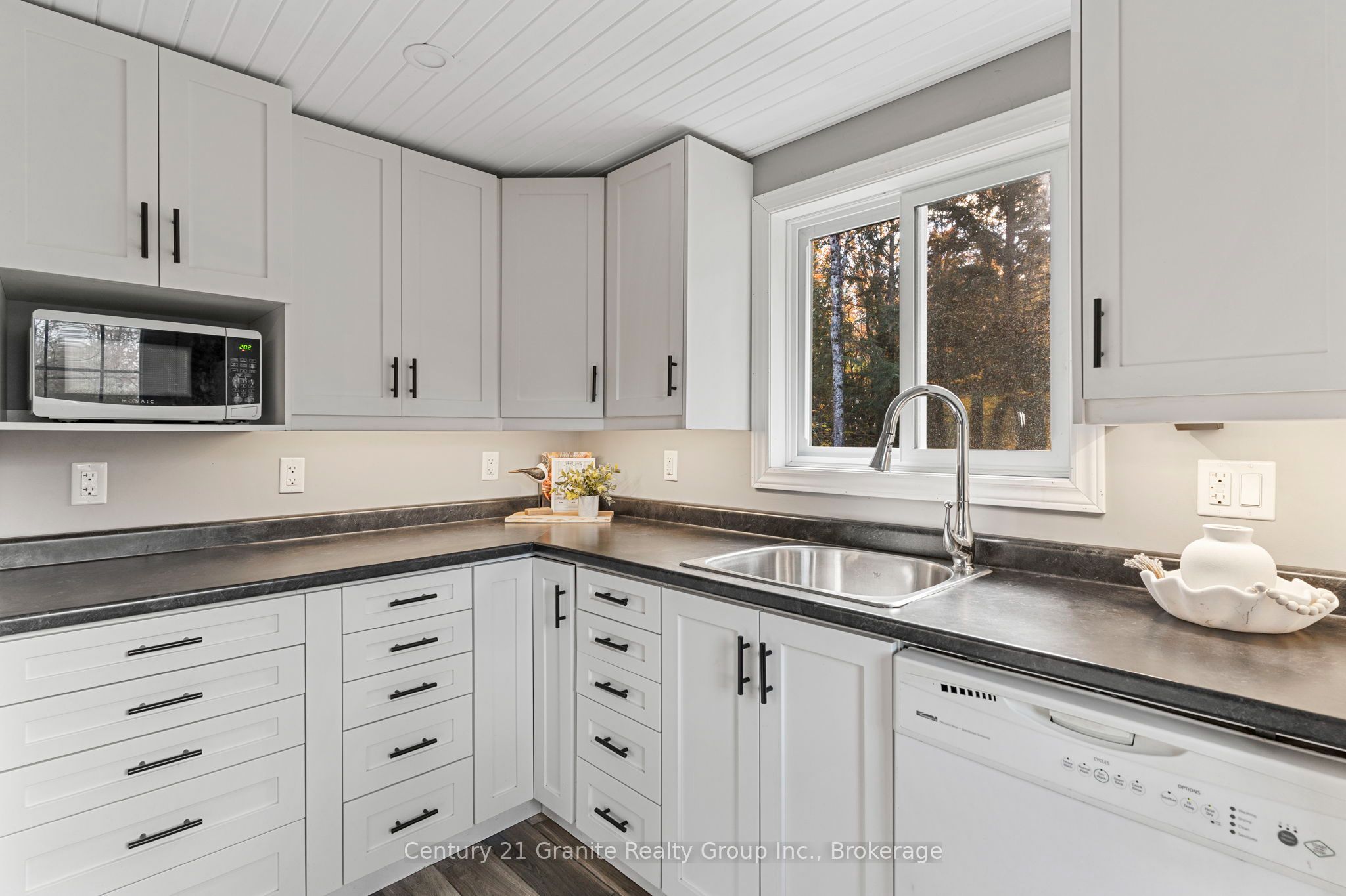 150 College Drive Property Photo 39
