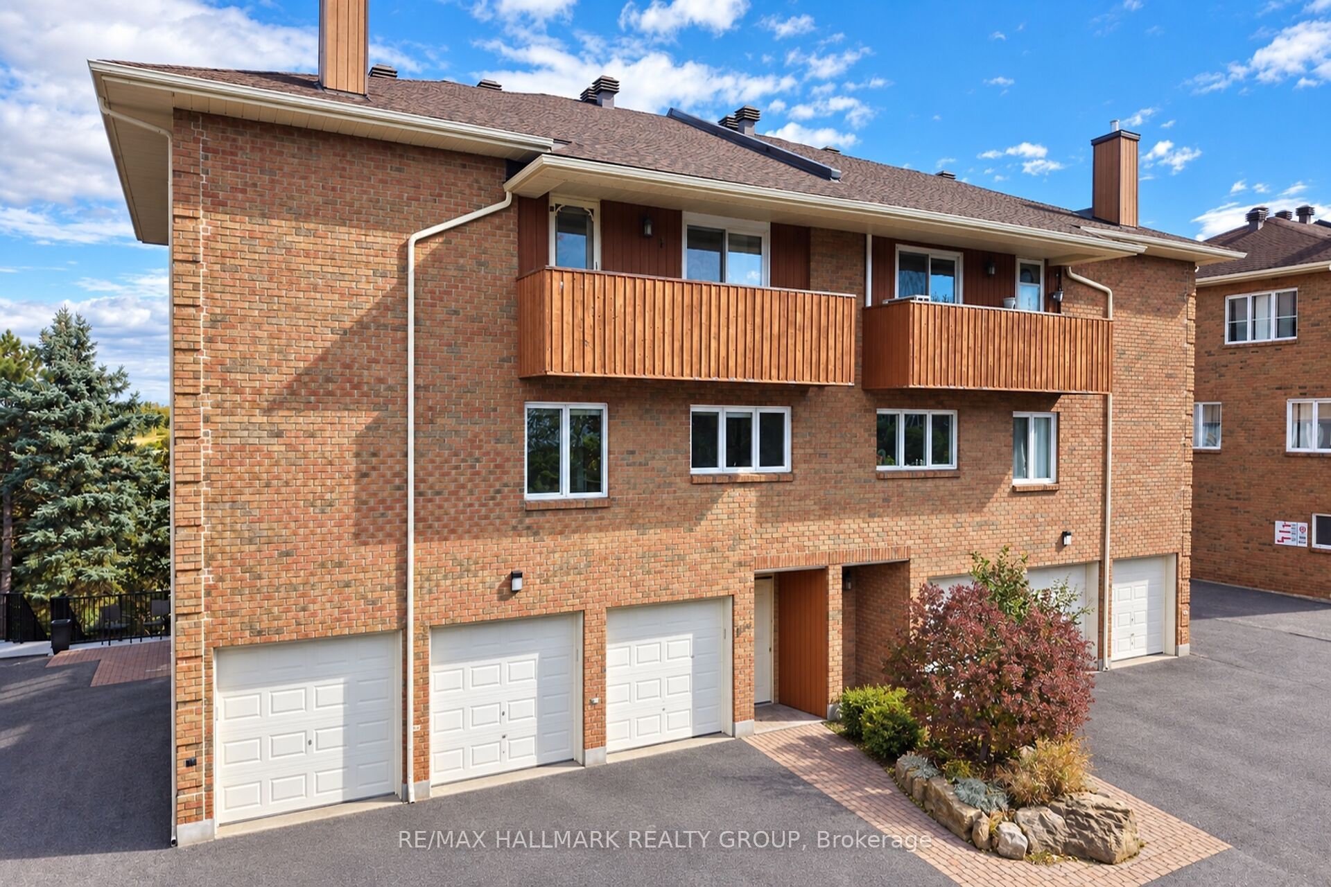 207 Stratas Court 12 Property Photo 1