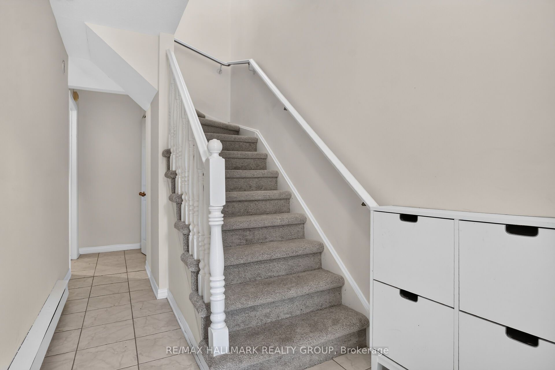 207 Stratas Court 12 Property Photo 3