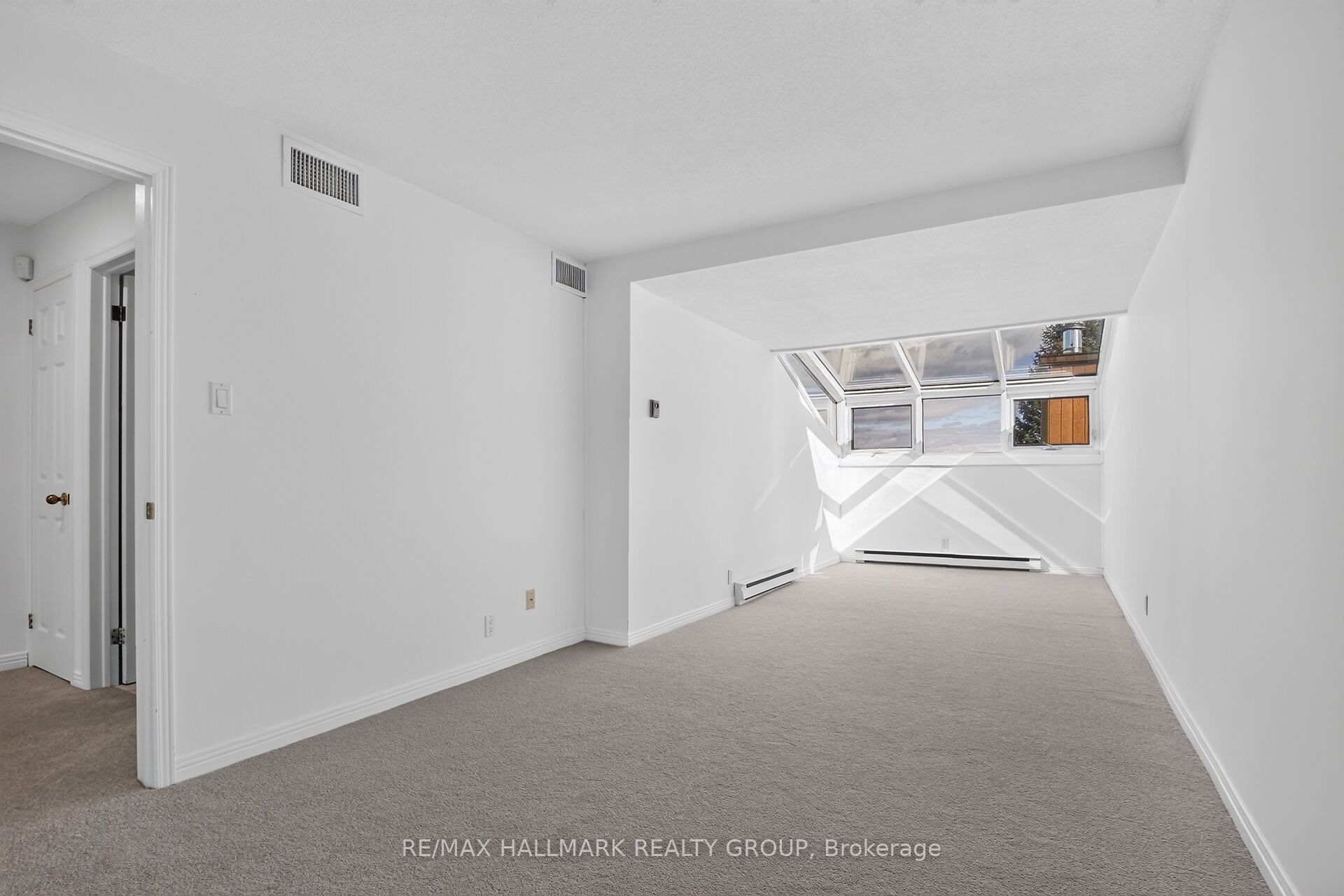 207 Stratas Court 12 Property Photo 21