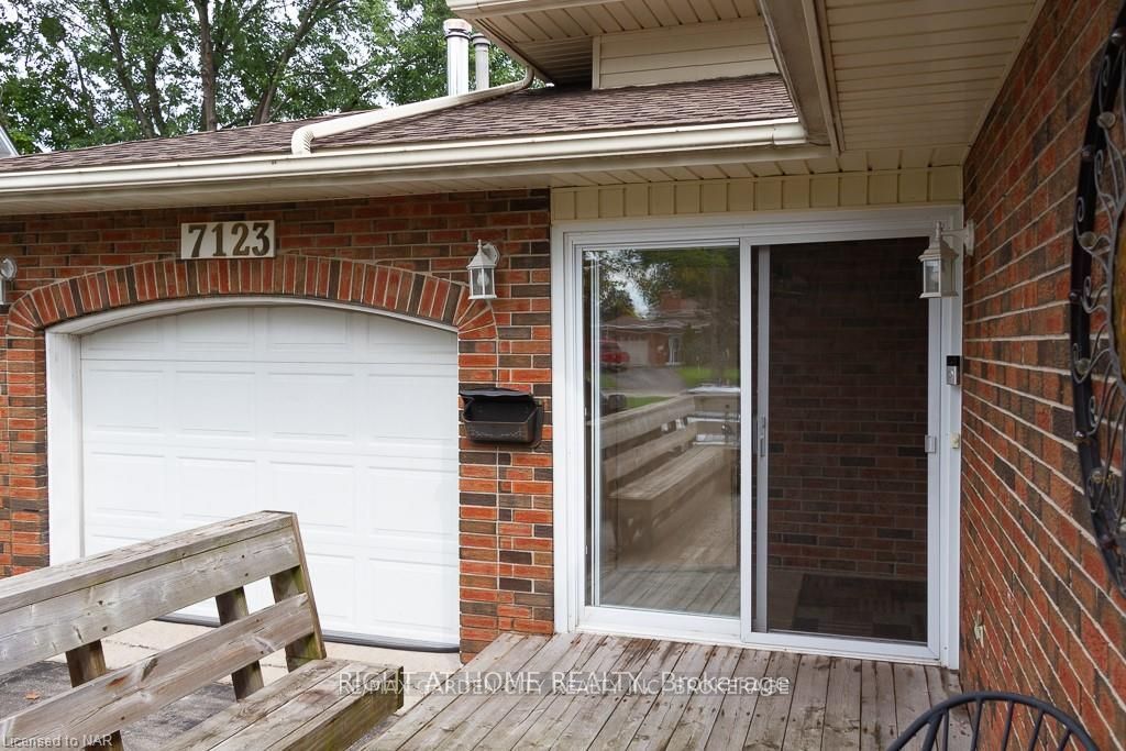 7123 Barto Crescent Property Photo 4