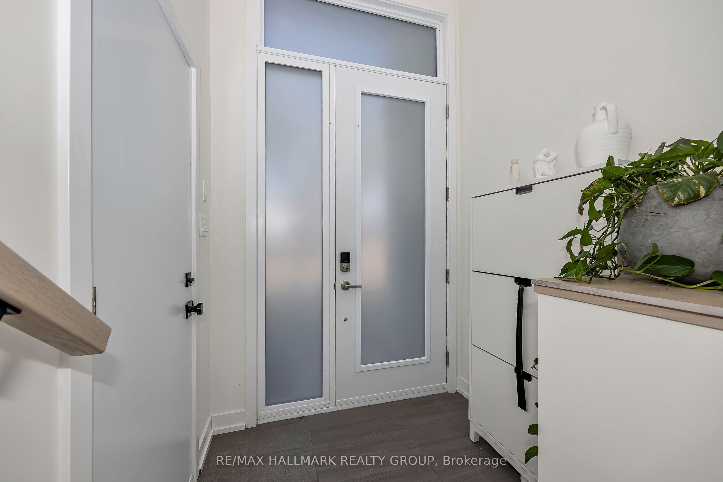 468 Mutual Street Property Photo 5