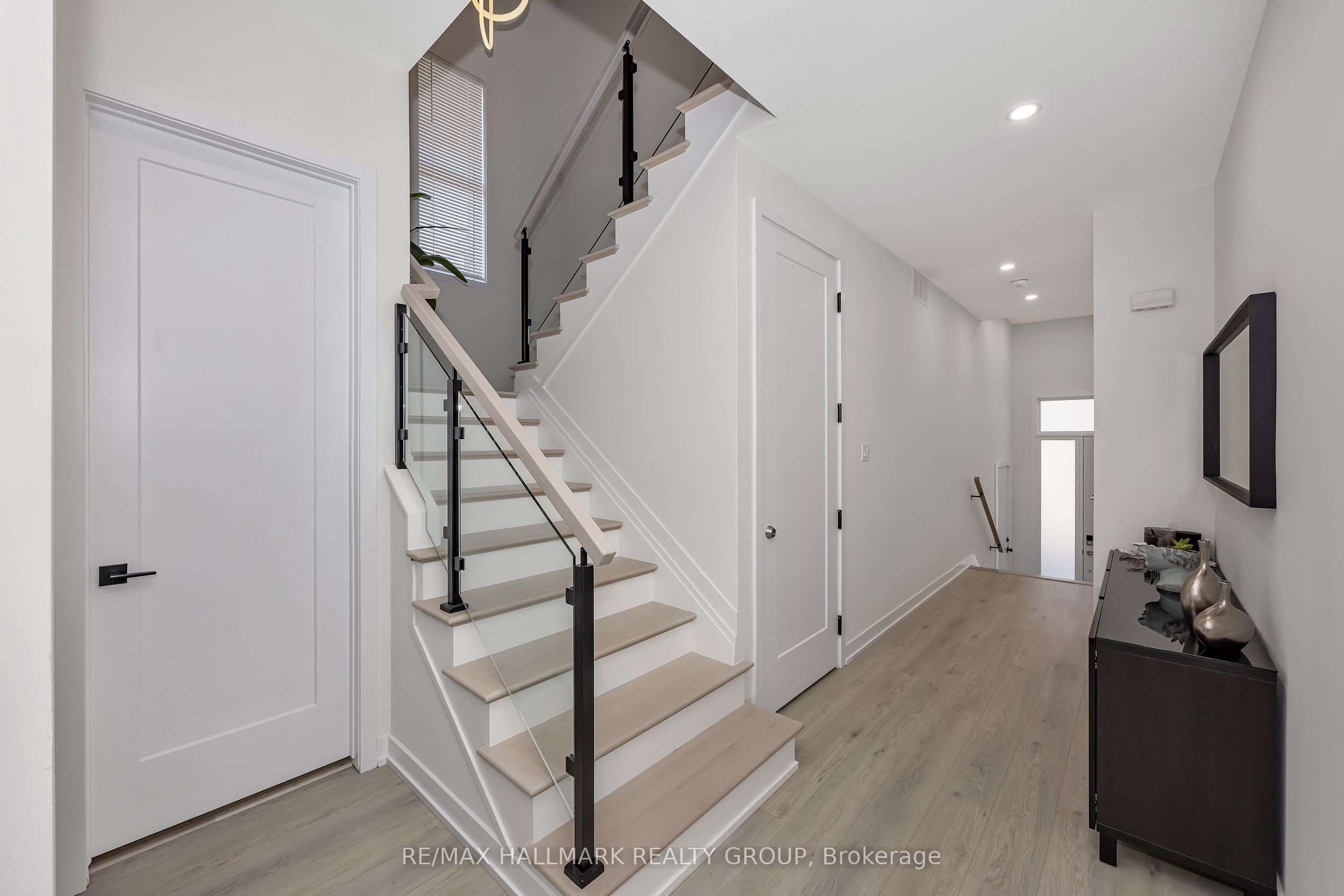 468 Mutual Street Property Photo 6