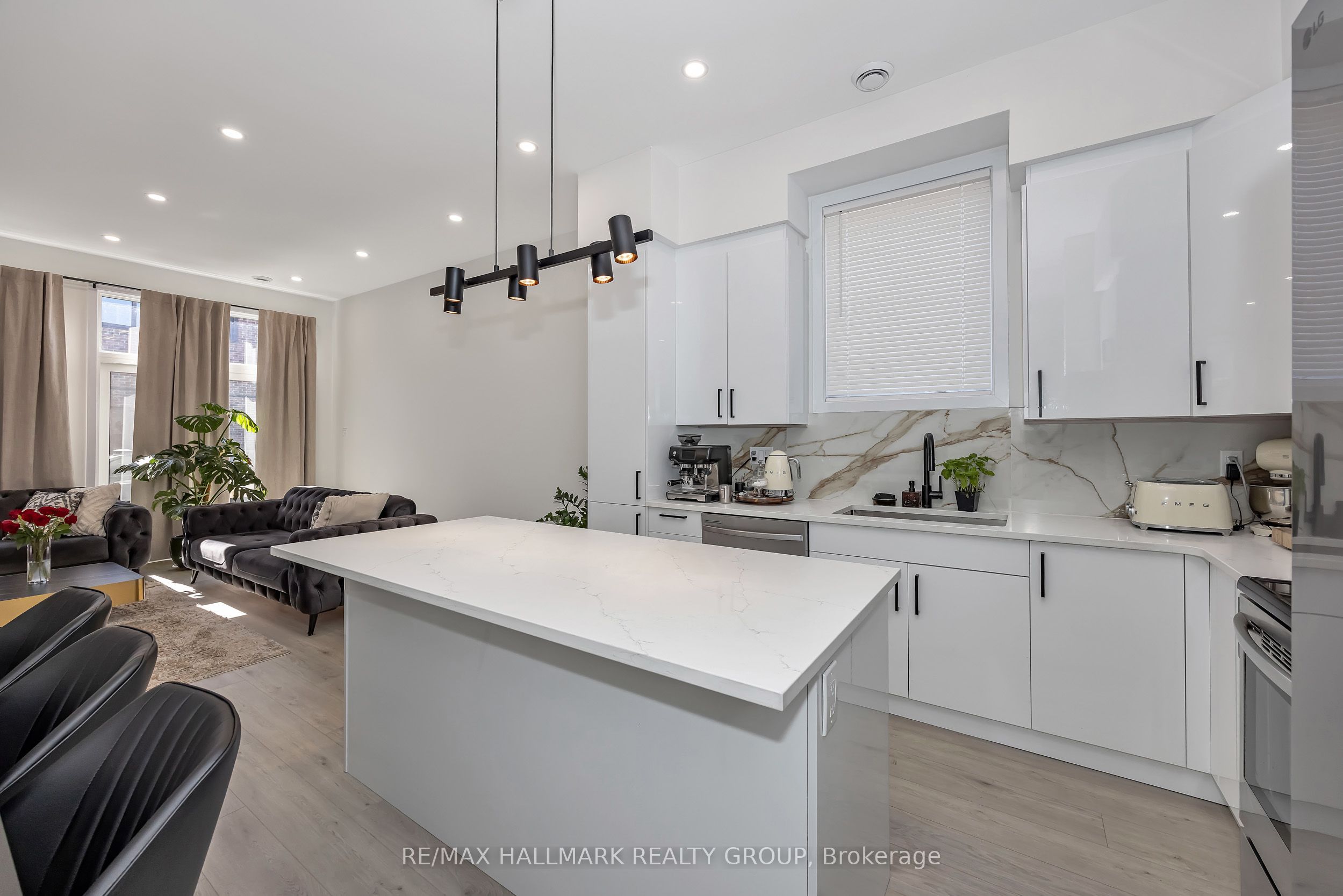 468 Mutual Street Property Photo 11