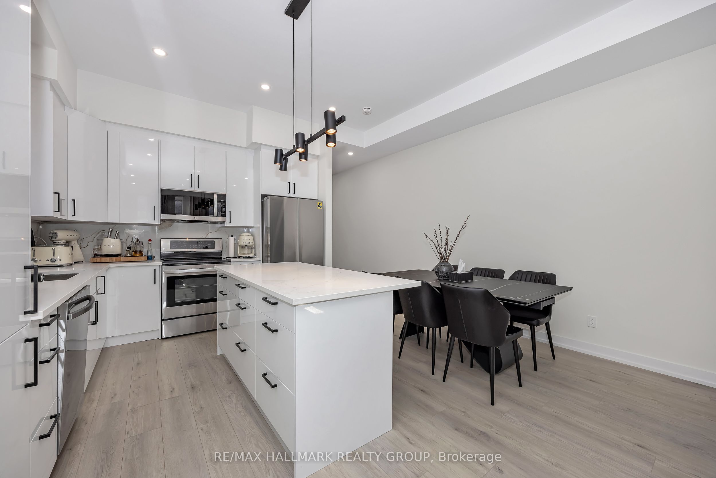 468 Mutual Street Property Photo 13