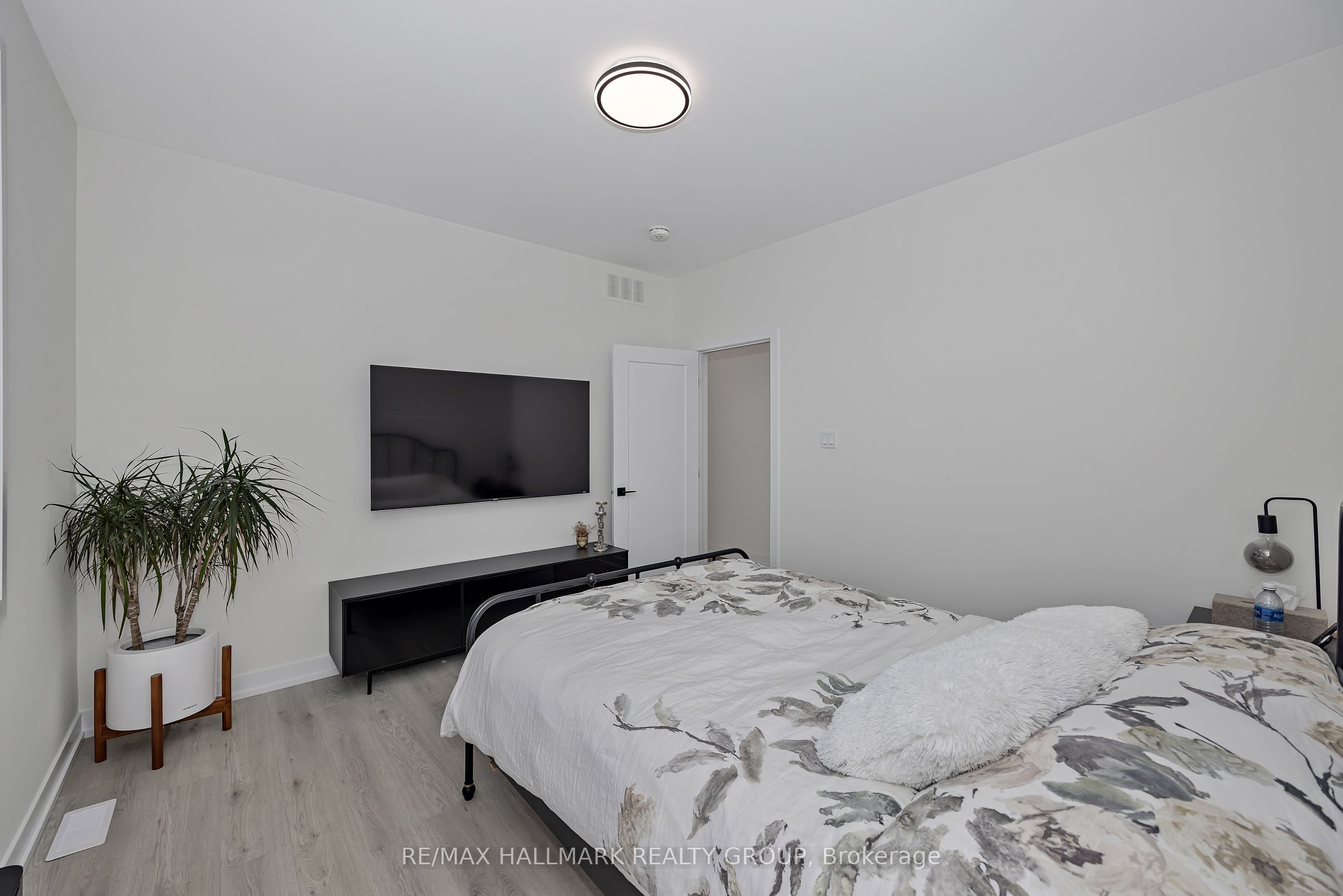 468 Mutual Street Property Photo 24