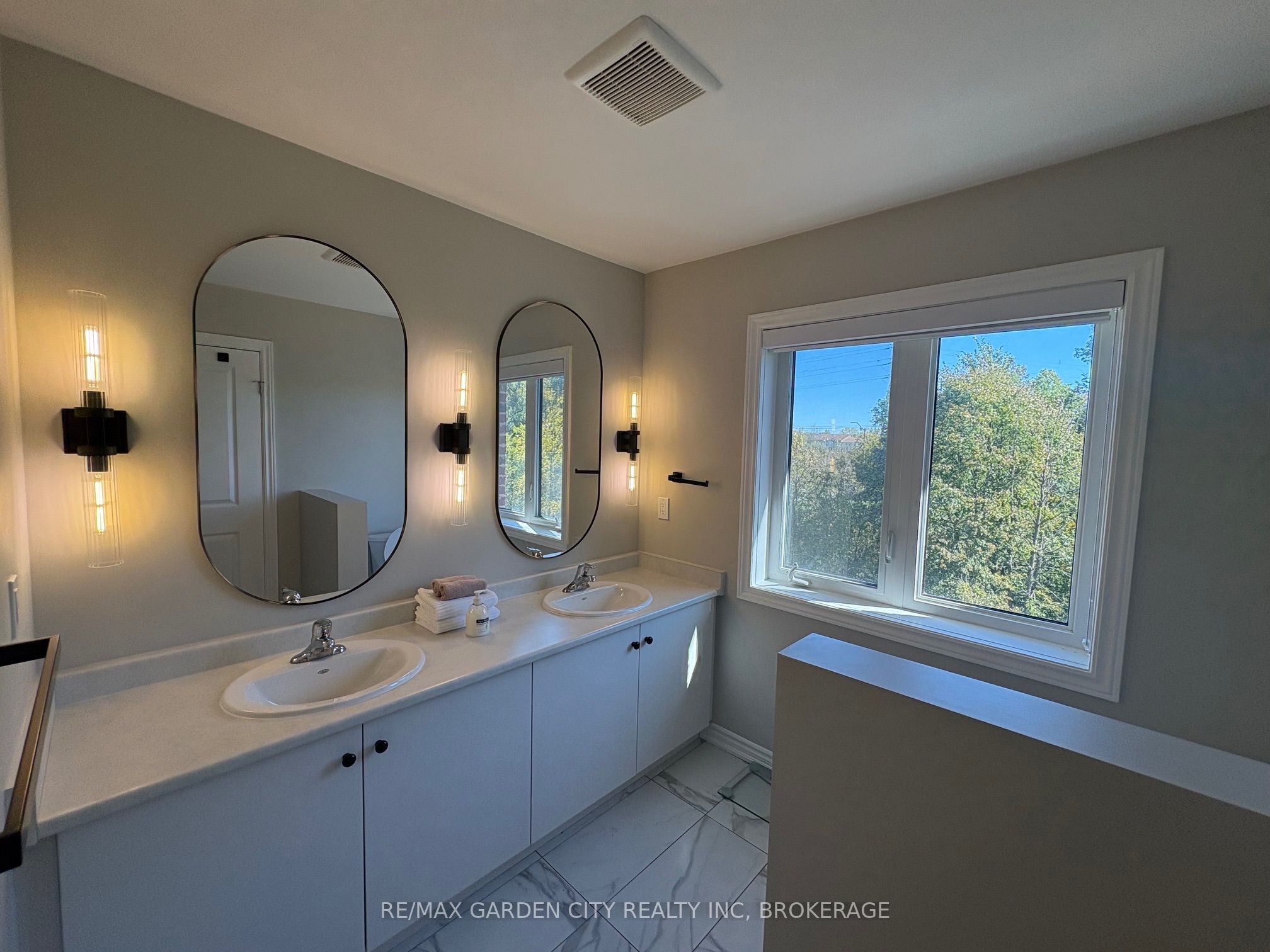 7460 Baycrest Common Property Photo 24