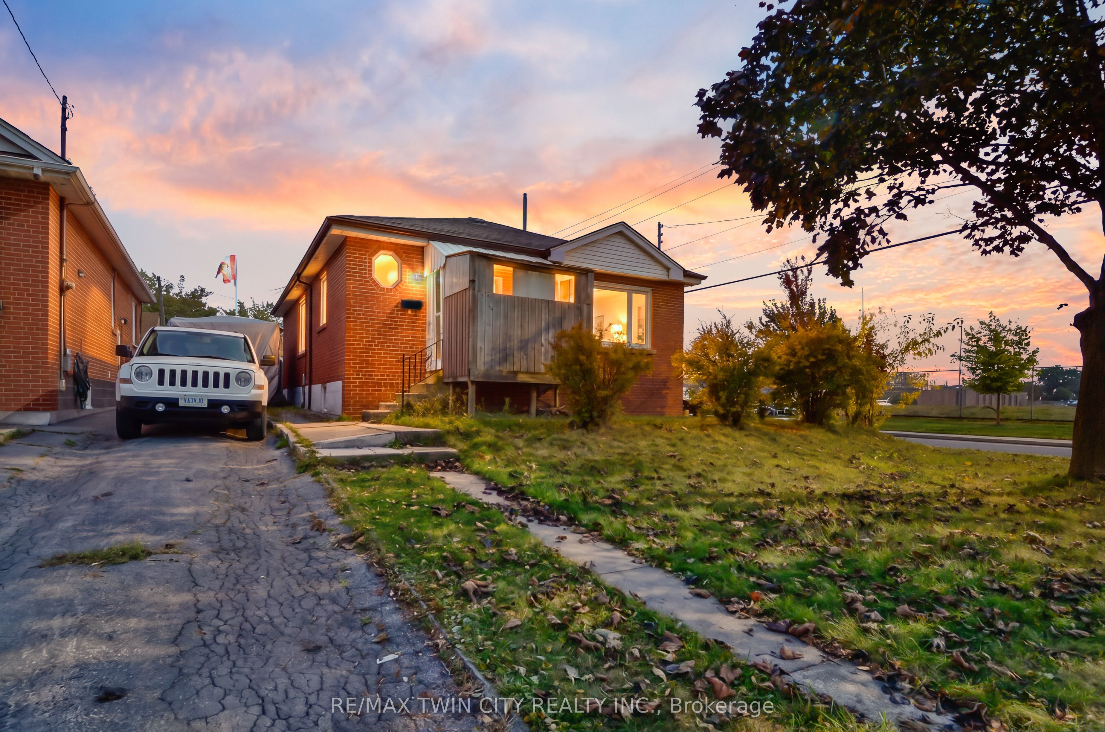 66 Walter Avenue N Property Photo 1