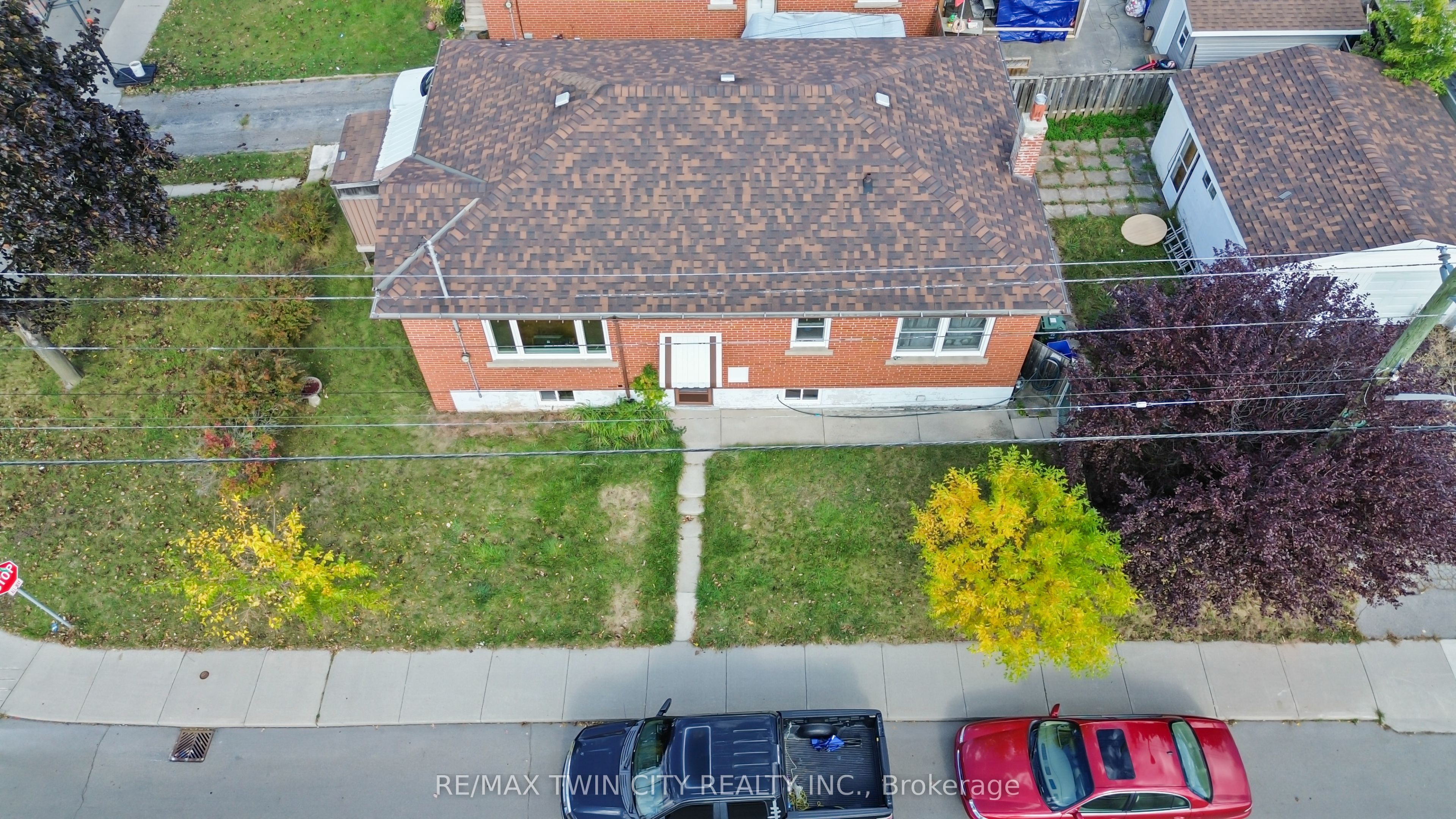 66 Walter Avenue N Property Photo 2