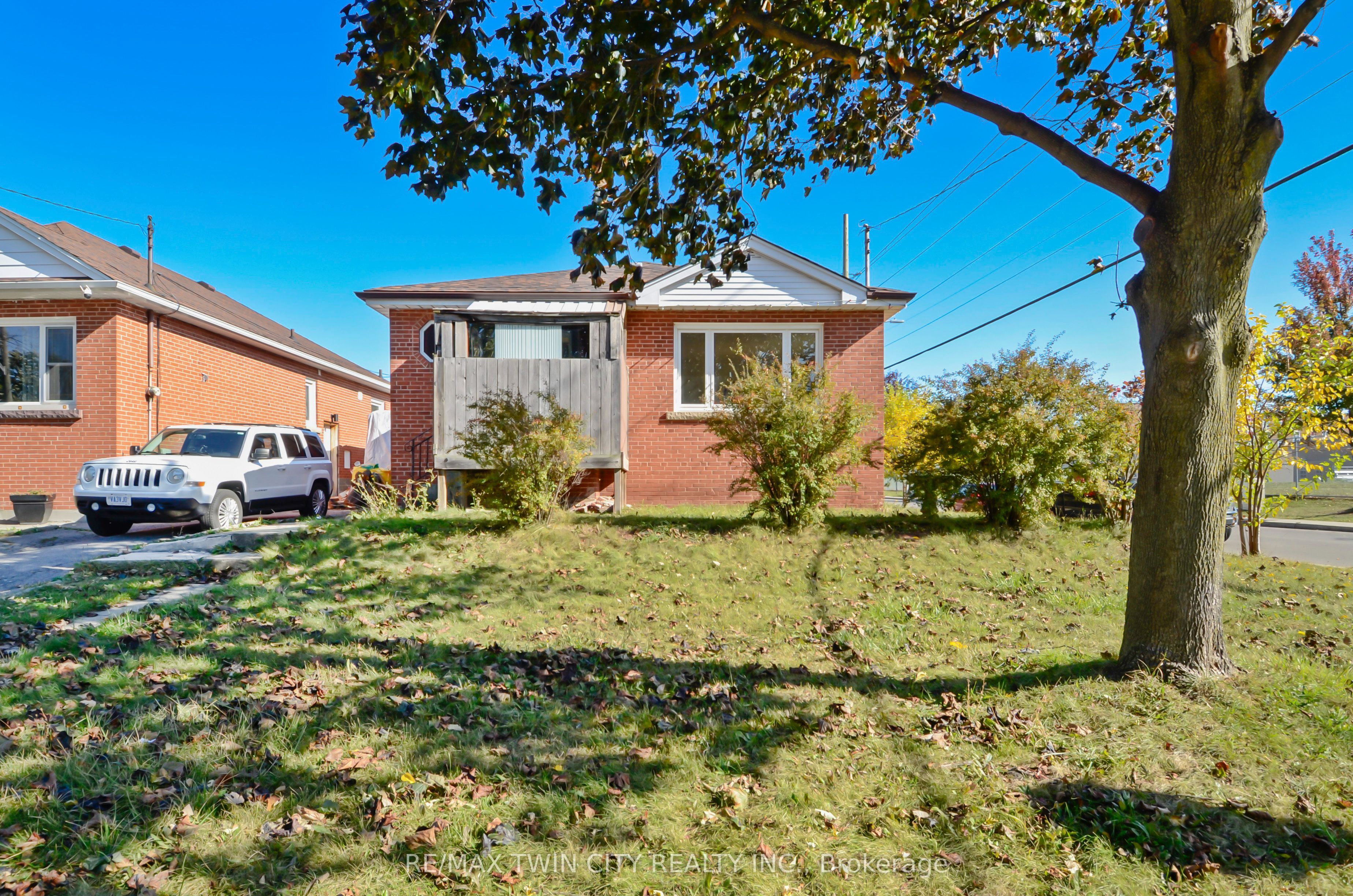 66 Walter Avenue N Property Photo 9