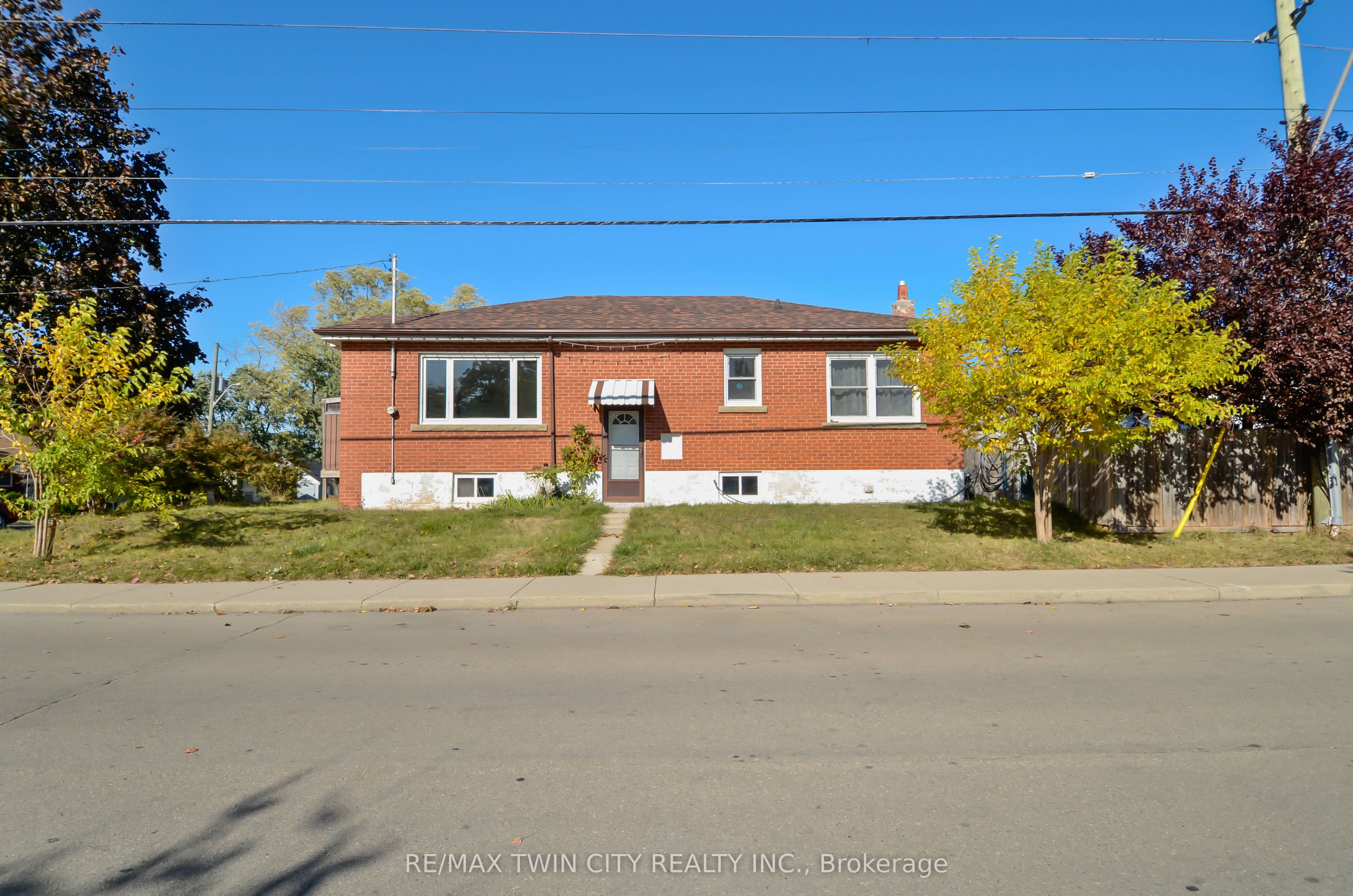 66 Walter Avenue N Property Photo 12
