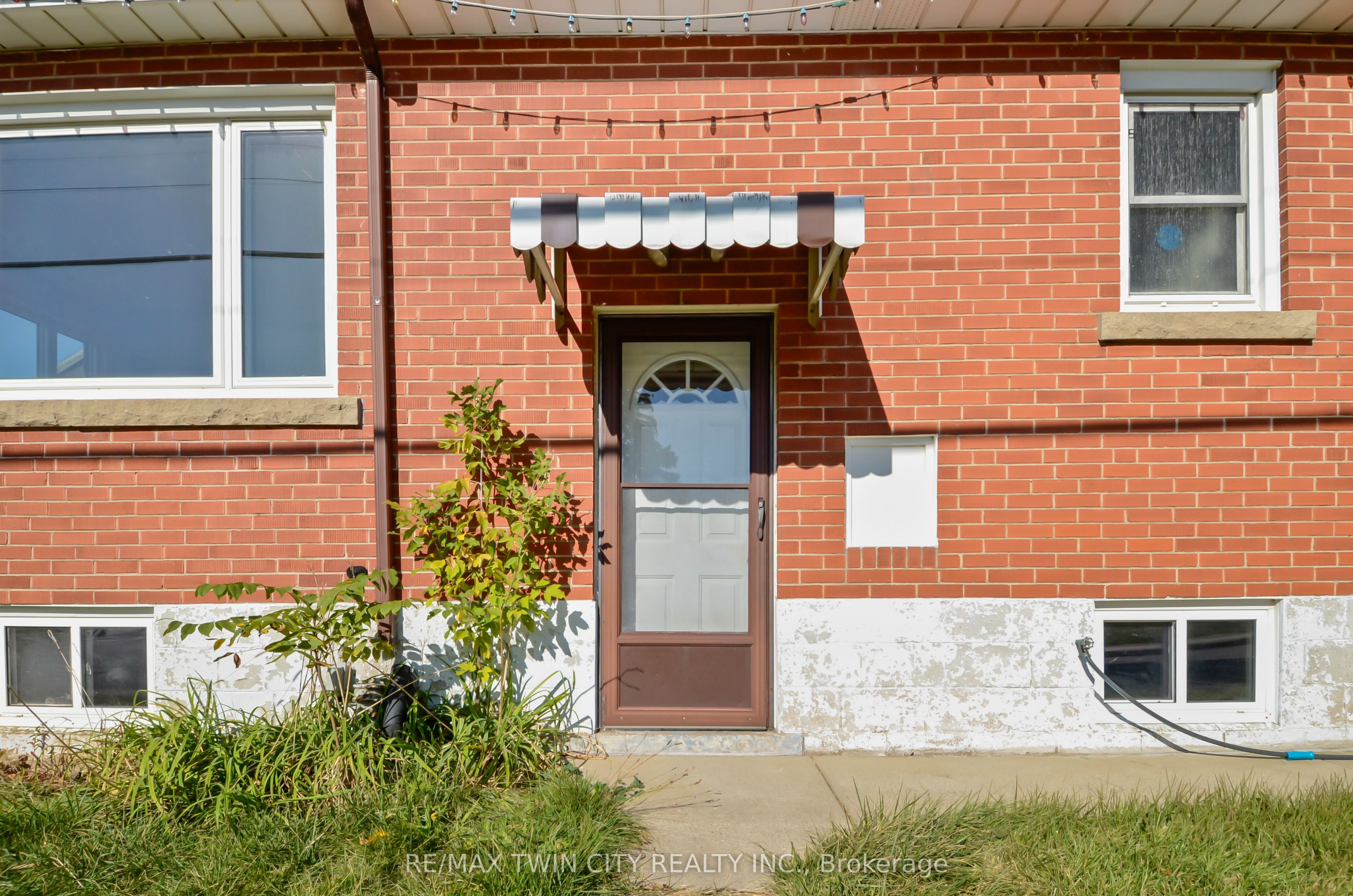 66 Walter Avenue N Property Photo 13